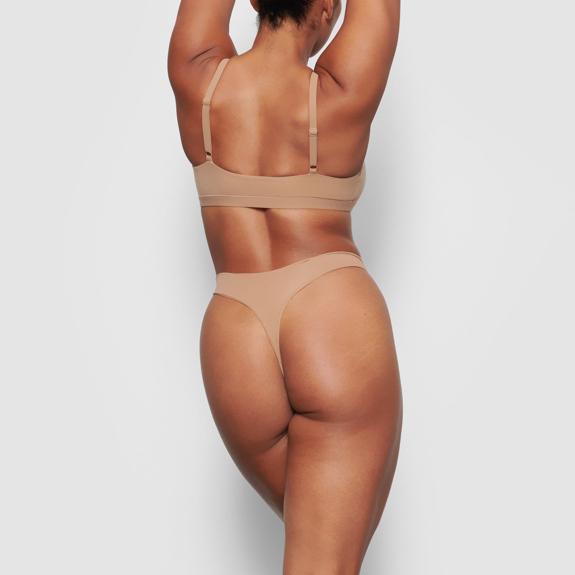 SKIMS FITS EVERYBODY THONG | SIENNA - Sneaker Türkiye