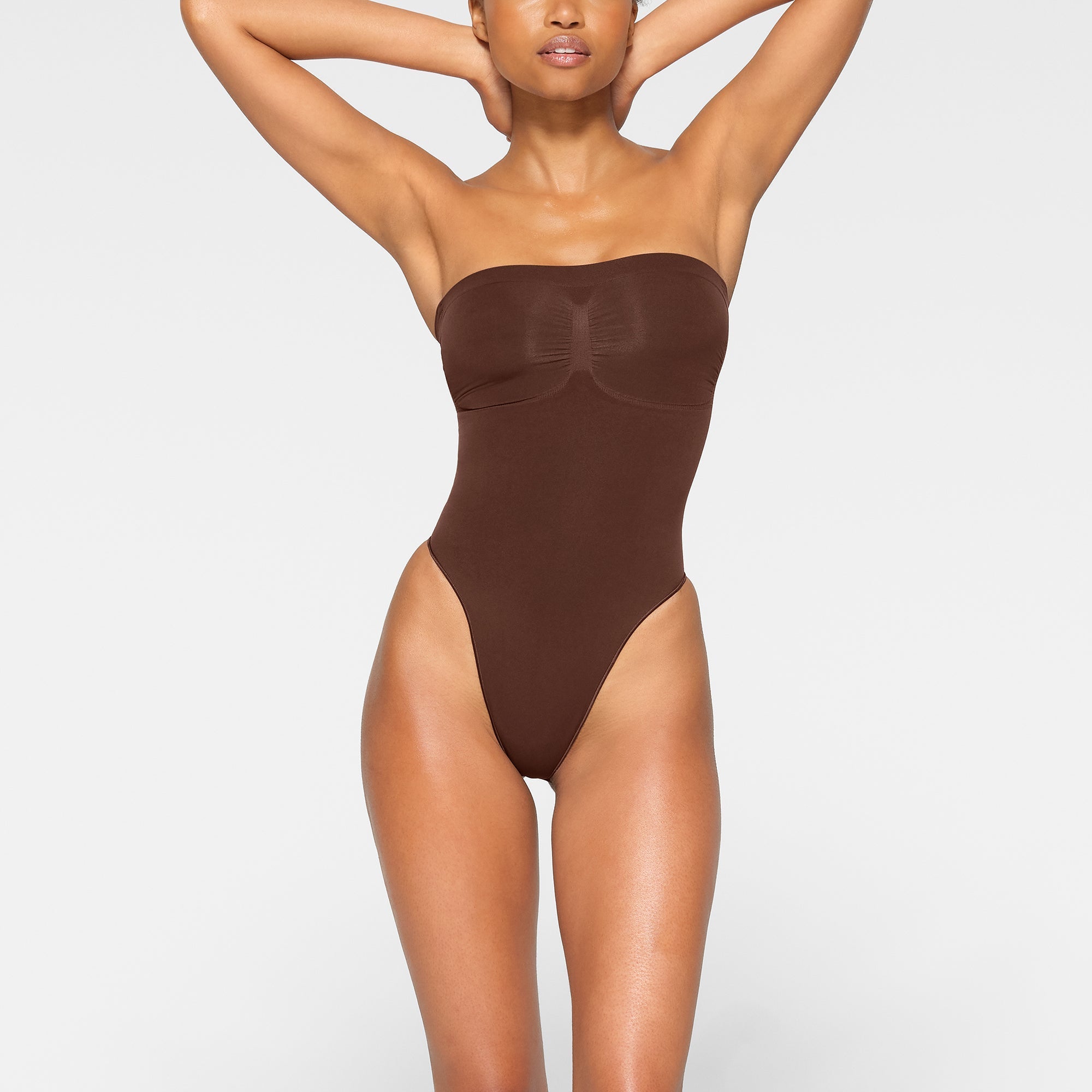 SKIMS SEAMLESS SCULPT STRAPLESS THONG BODYSUIT | COCOA - Sneaker Türkiye