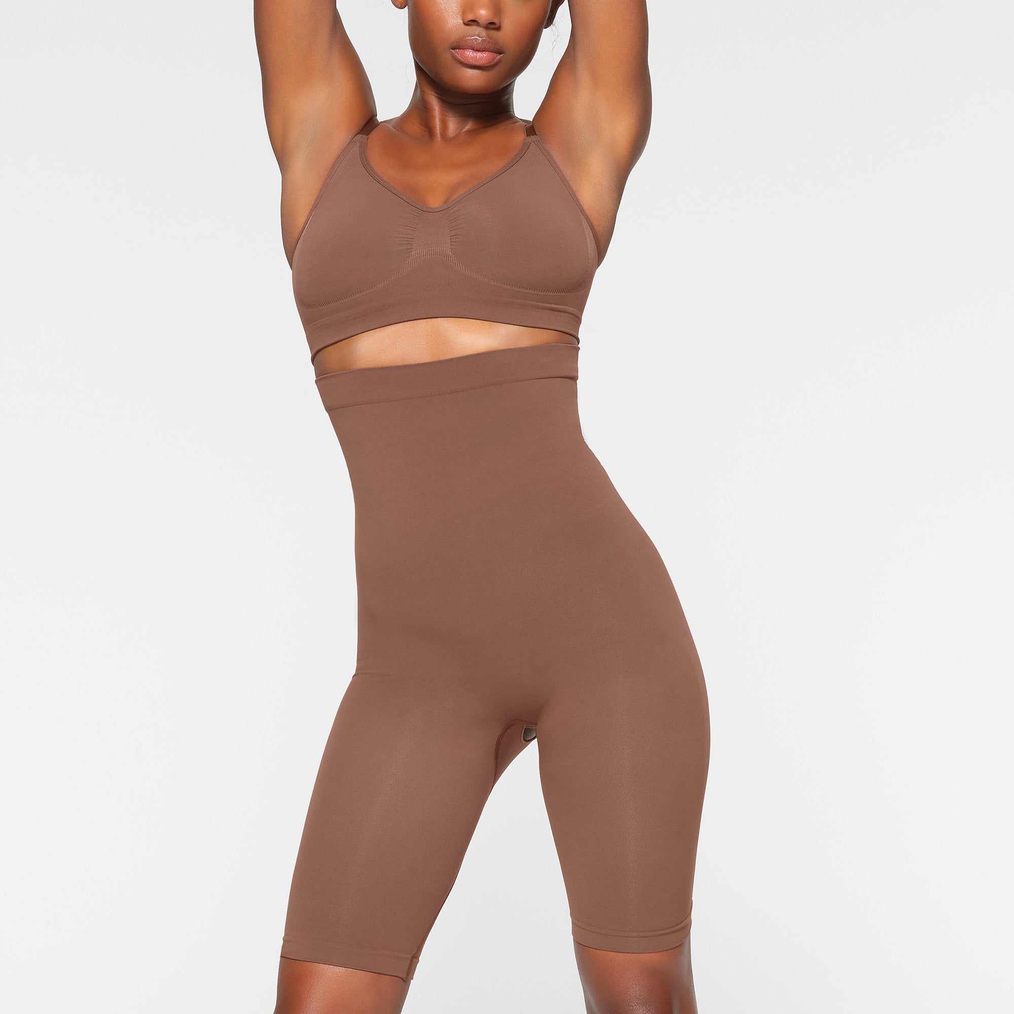 SKIMS SEAMLESS SCULPT HIGH-WAISTED ABOVE THE KNEE SHORT | JASPER - Sneaker Türkiye