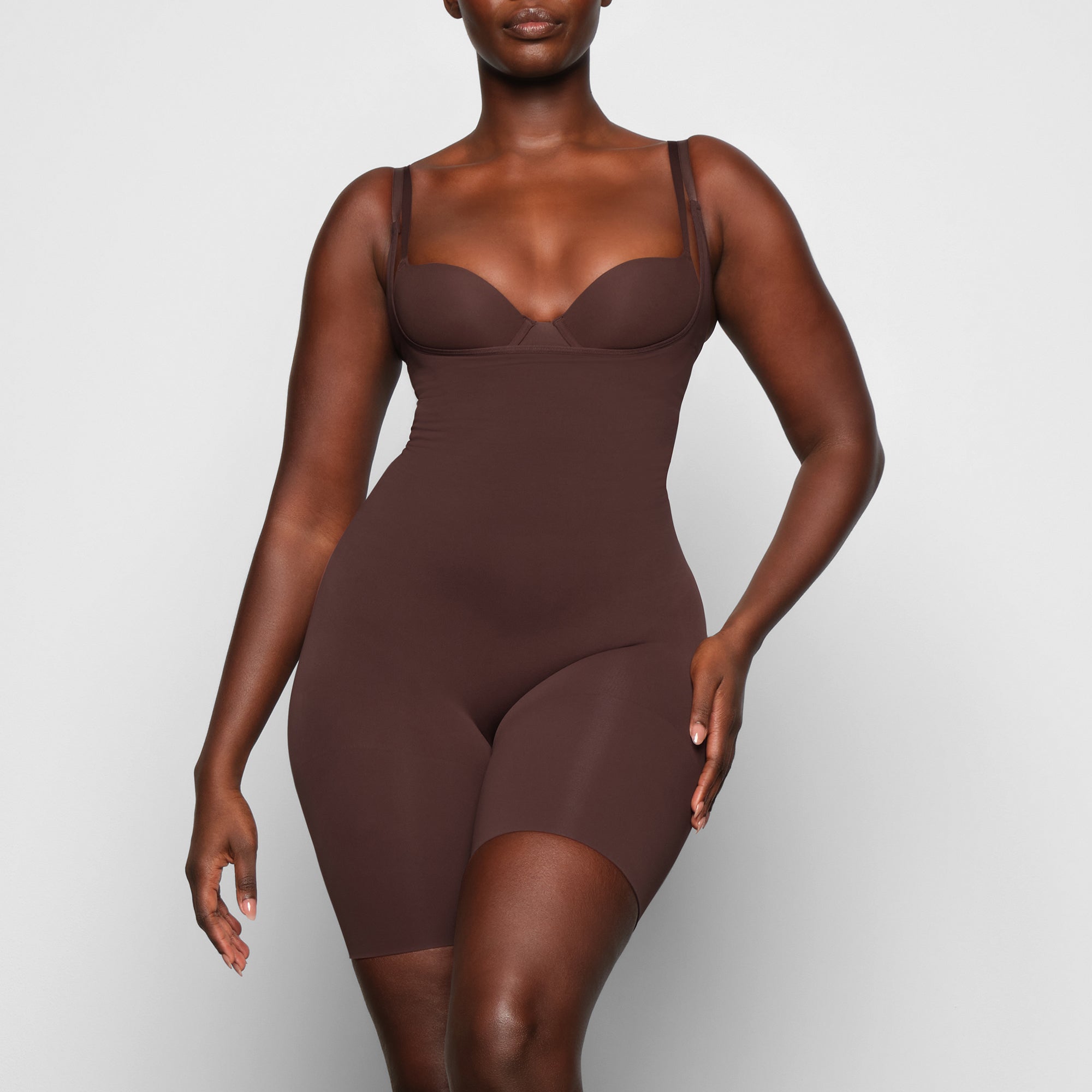 SKIMS SEAMLESS SCULPT BUTT LIFTING OPEN BUST BODYSUIT | COCOA - Sneaker Türkiye