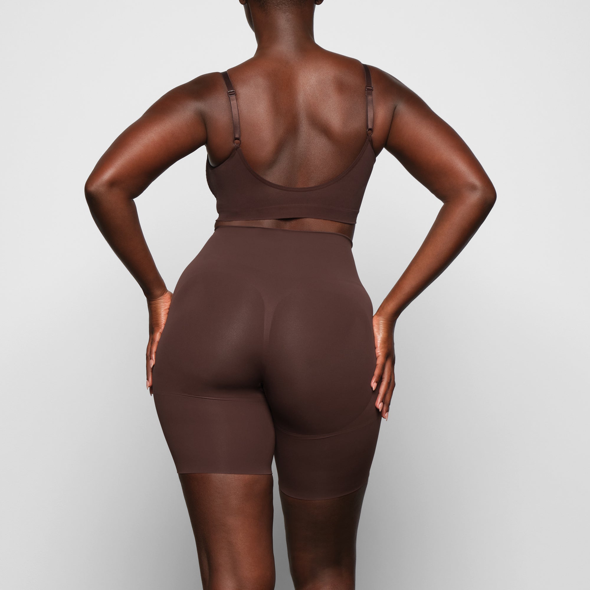 SKIMS SEAMLESS SCULPT BUTT LIFTING SHORT | COCOA - Sneaker Türkiye