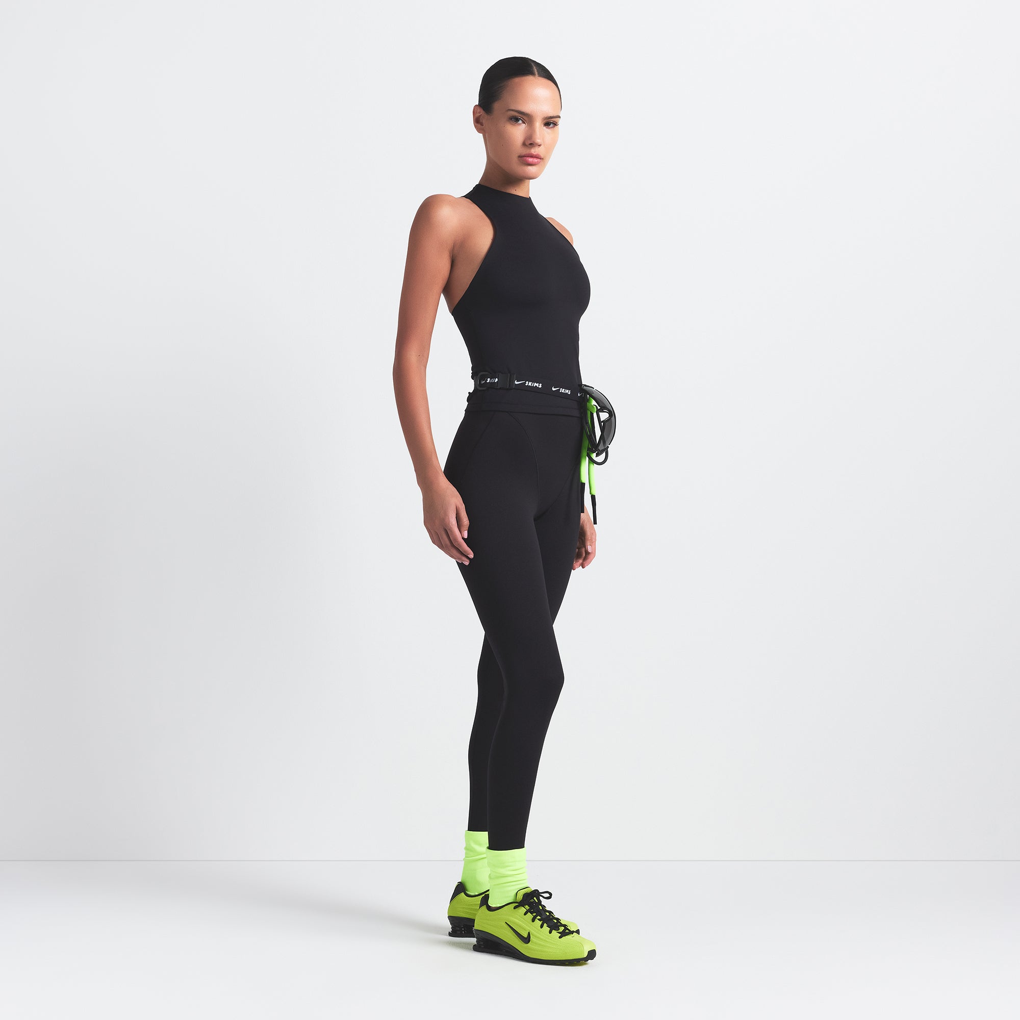 NikeSKIMS MATTE MOCK NECK RACER TANK | OBSIDIAN - Sneaker Türkiye