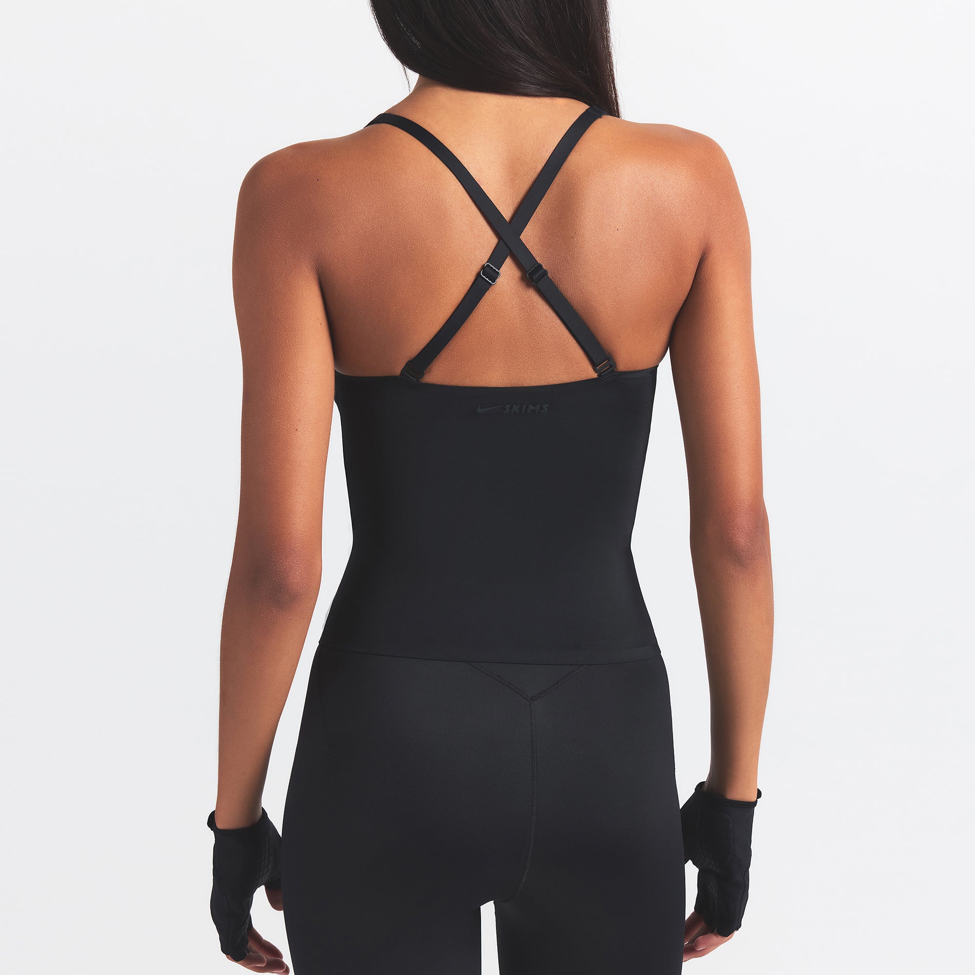 NikeSKIMS SHINE V-NECK TANK | OBSIDIAN - Sneaker Türkiye