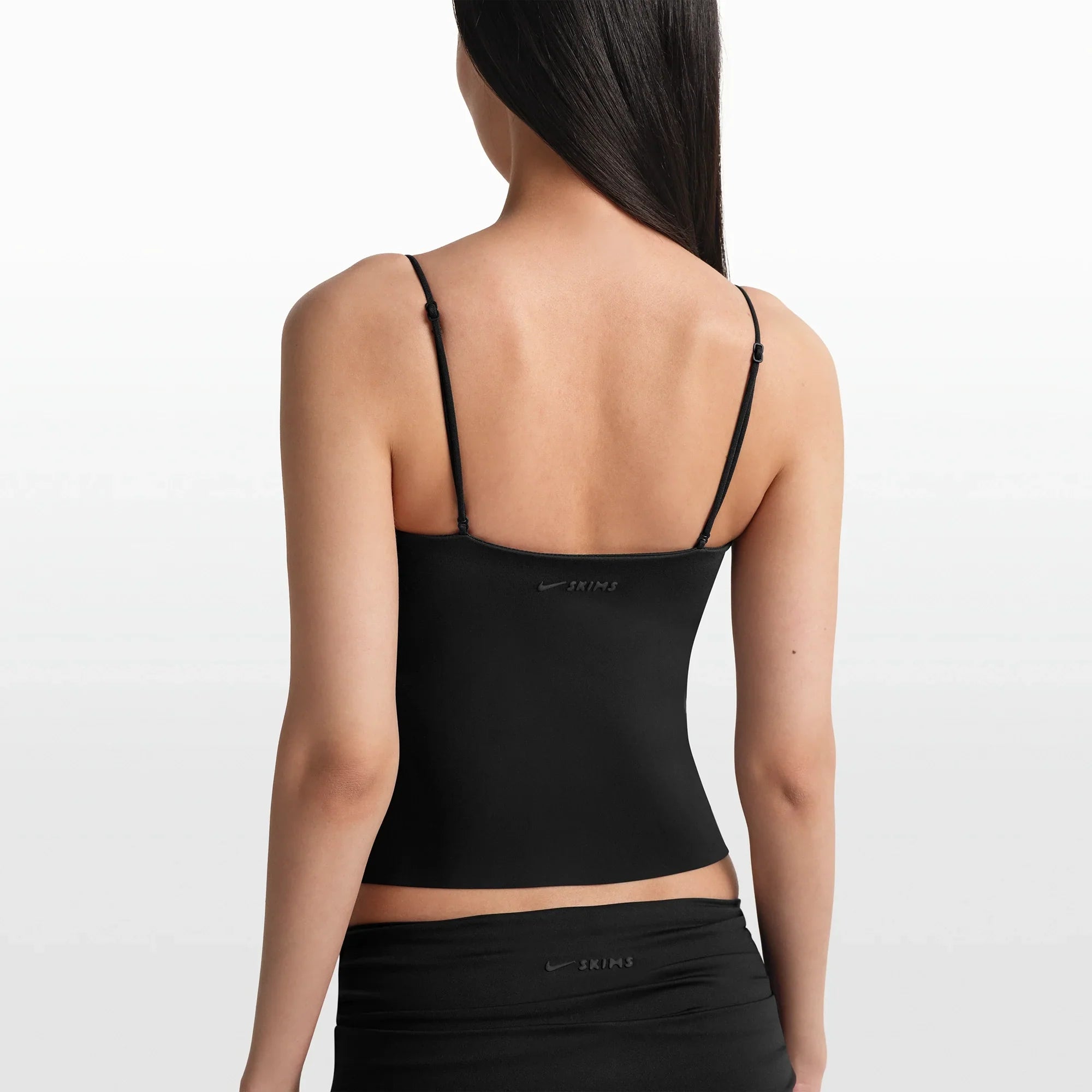 NikeSKIMS MATTE SHIRRED FRONT TANK | OBSIDIAN - Sneaker Türkiye
