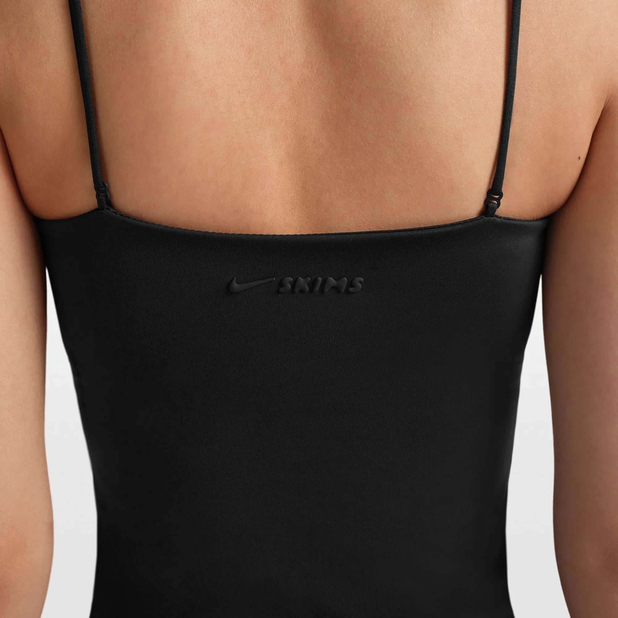 NikeSKIMS MATTE SHIRRED FRONT TANK | OBSIDIAN - Sneaker Türkiye