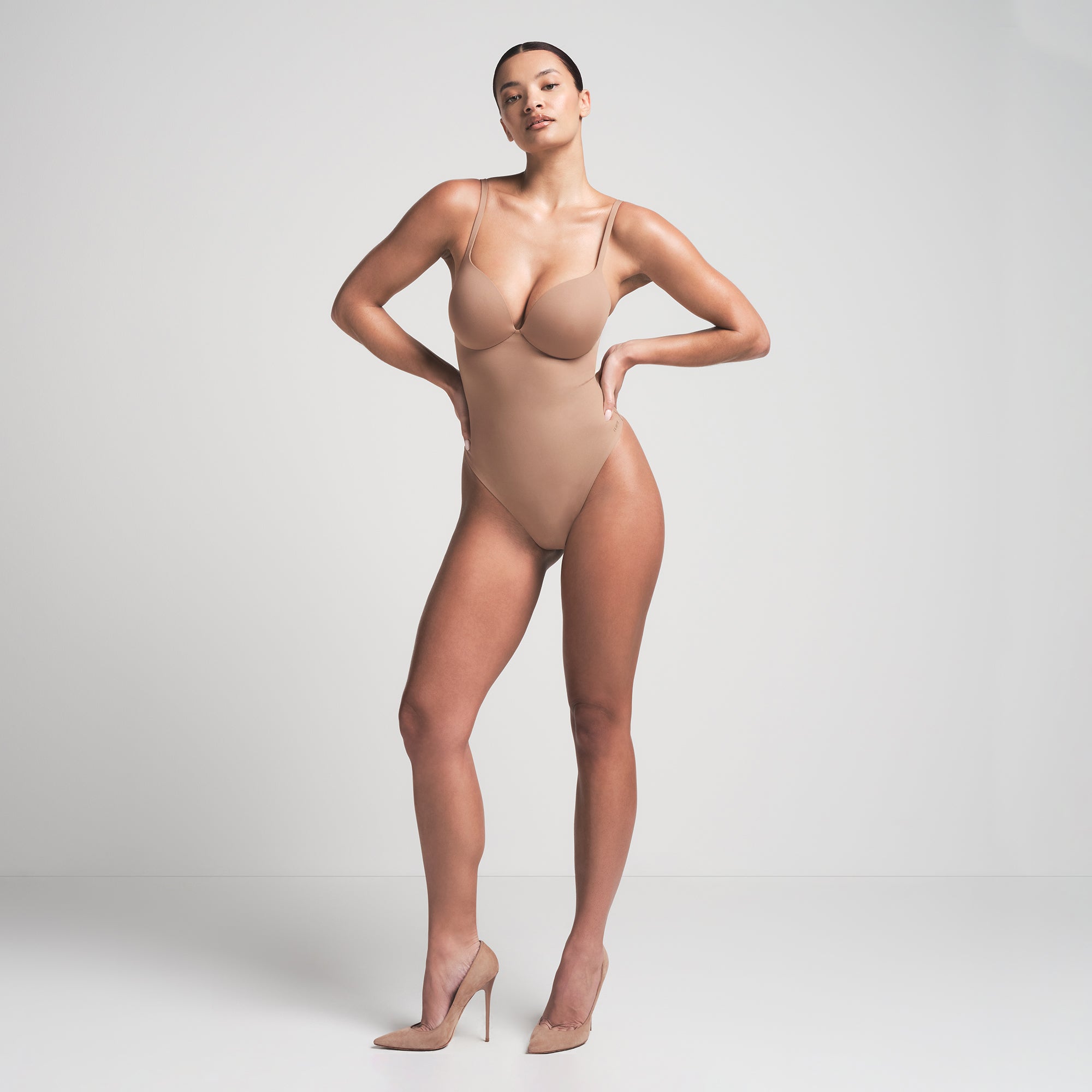 SKIMS ULTIMATE BODY PUSH-UP THONG BODYSUIT | SIENNA - Sneaker Türkiye