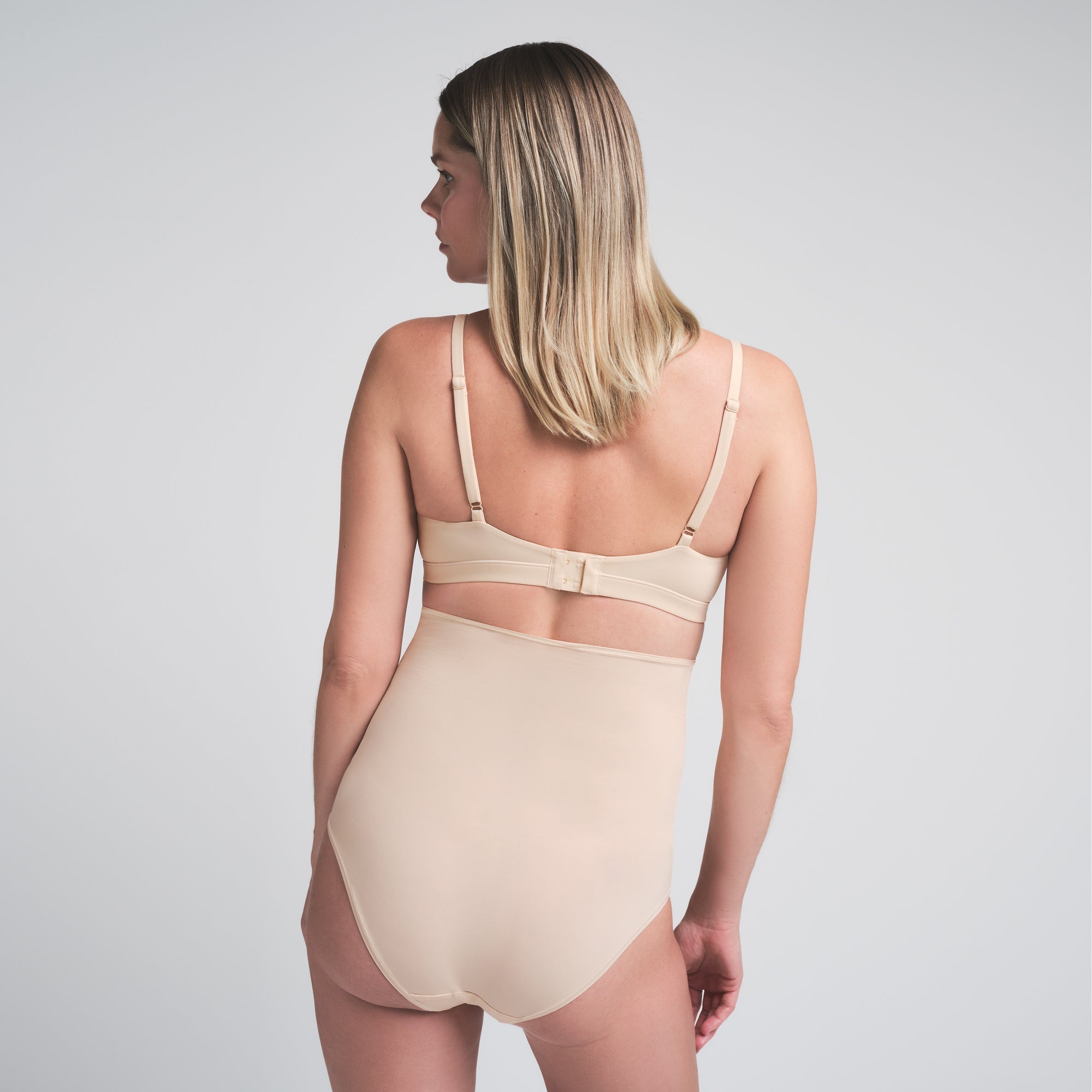 SKIMS FITS EVERYBODY MATERNITY NURSING SCOOP BRALETTE | SAND - Sneaker Türkiye