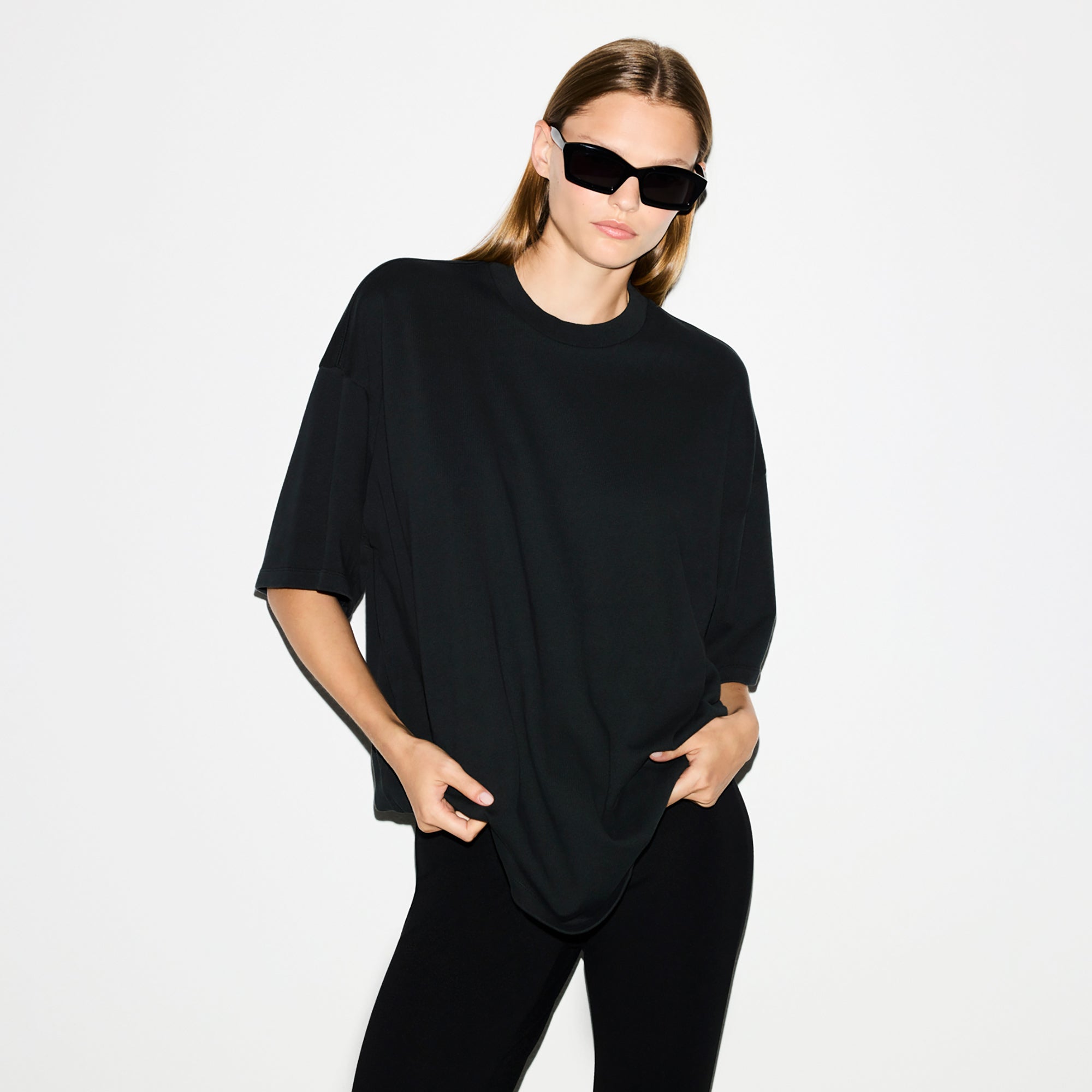 SKIMS HEAVY COTTON OVERBedenD T-SHIRT | ONYX - Sneaker Türkiye