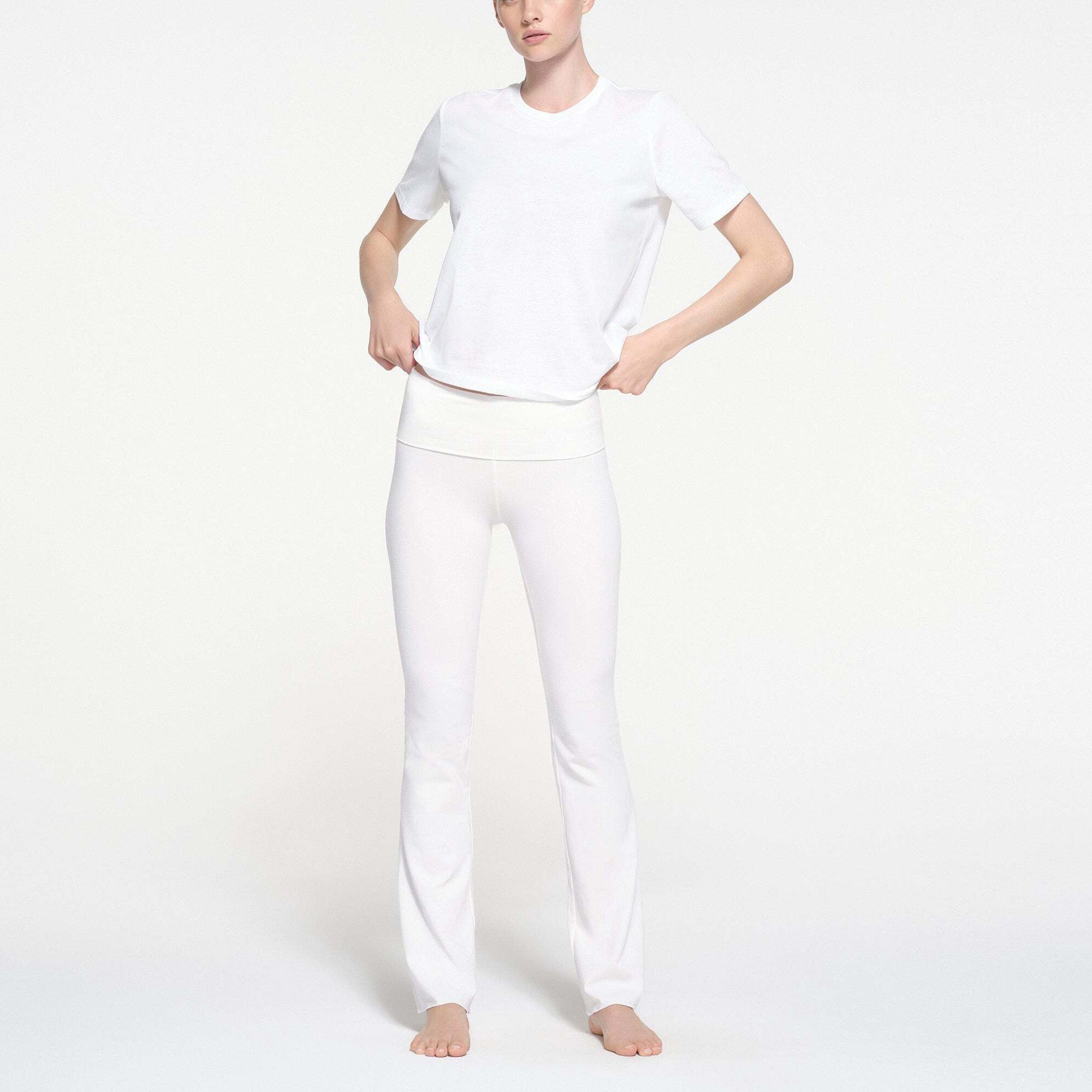 SKIMS RELAXED TEES T-SHIRT | SNOW - Sneaker Türkiye