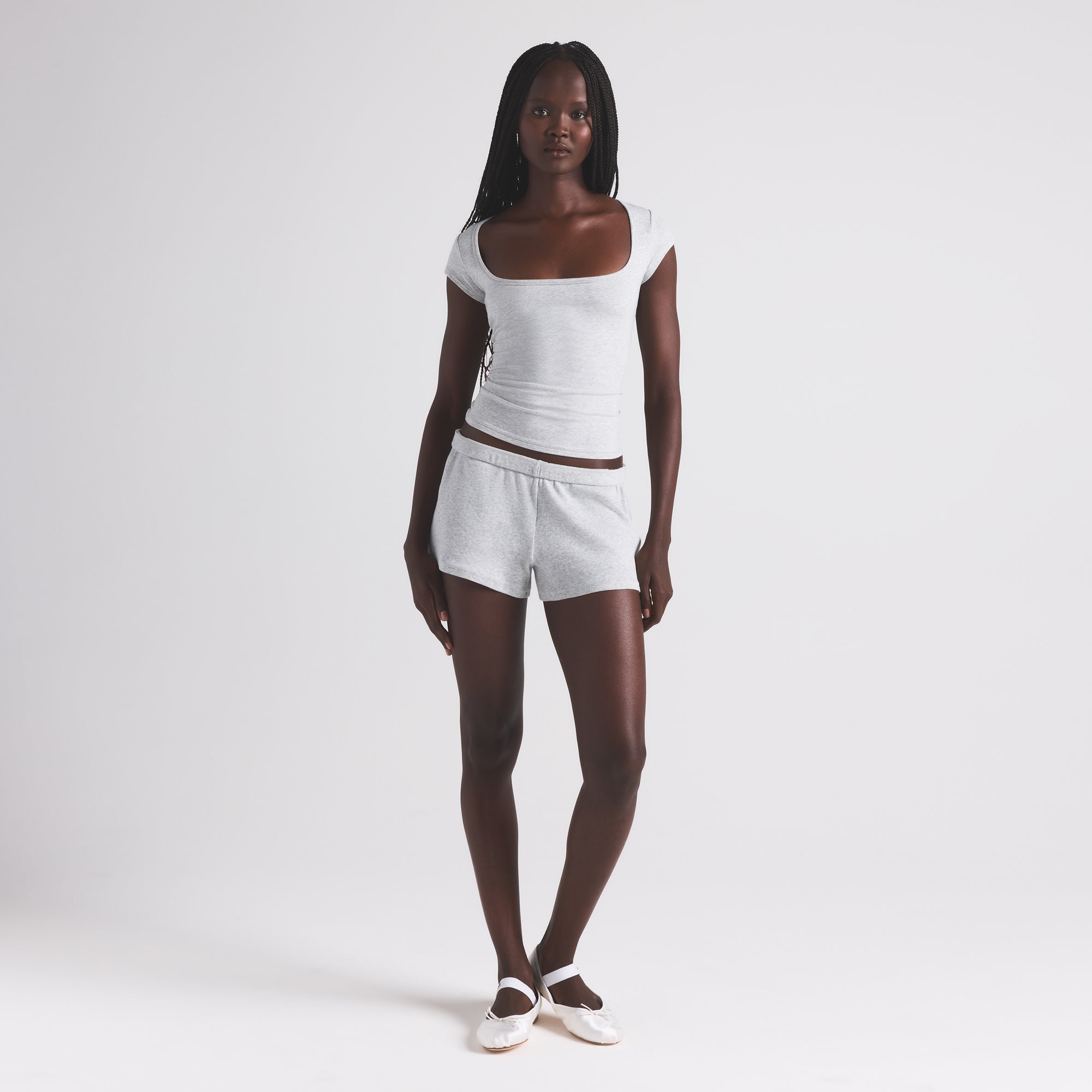SKIMS COTTON JERSEY SCOOP NECK T-SHIRT | LIGHT HEATHER GREY - Sneaker Türkiye
