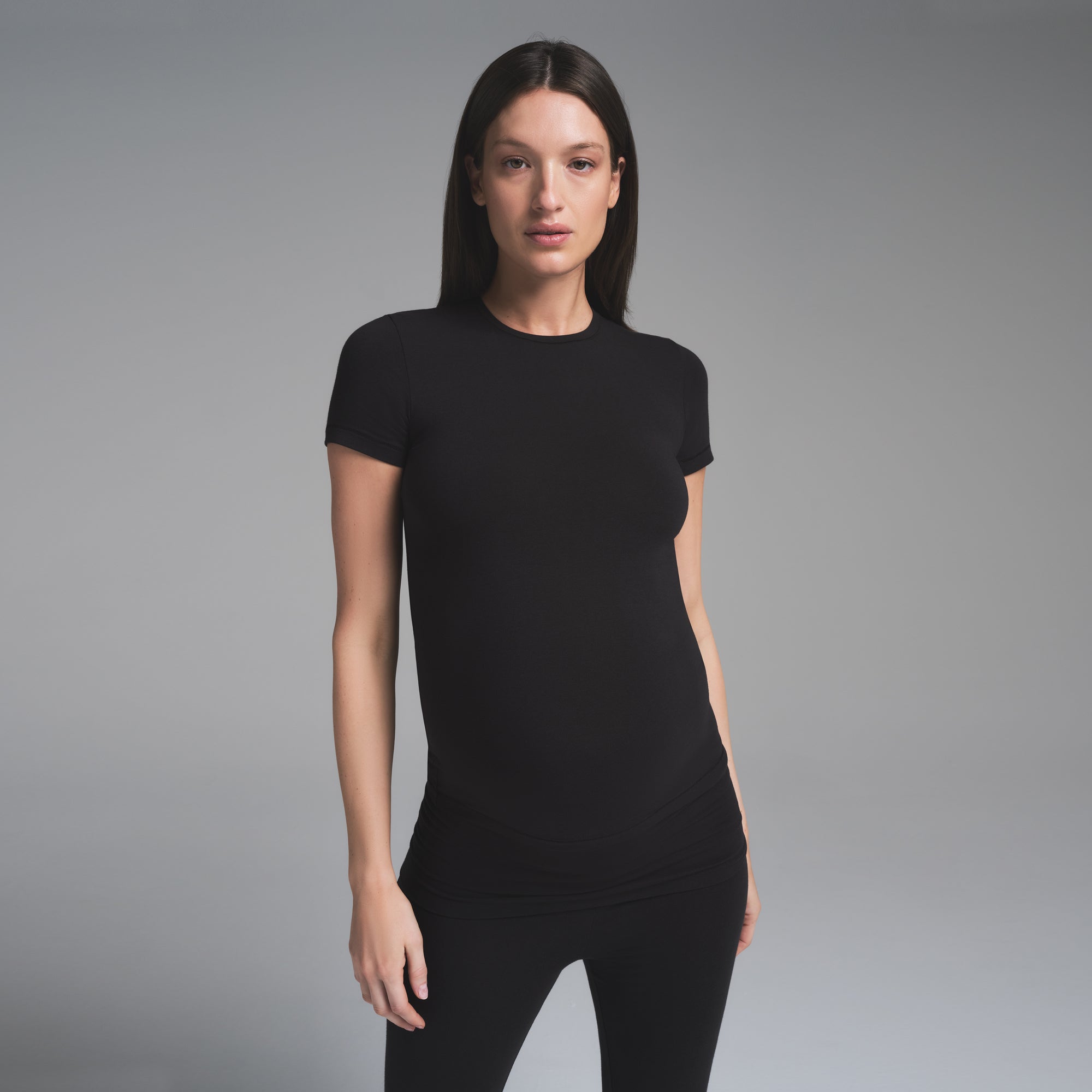 SKIMS COTTON JERSEY MATERNITY T-SHIRT | SOOT - Sneaker Türkiye