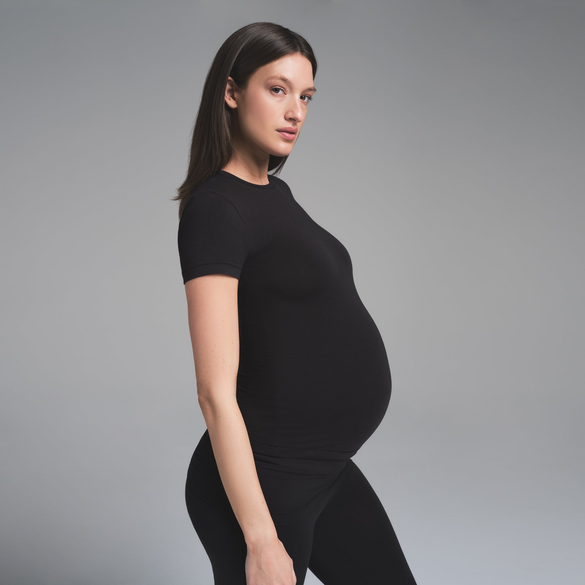 SKIMS COTTON JERSEY MATERNITY T-SHIRT | SOOT - Sneaker Türkiye