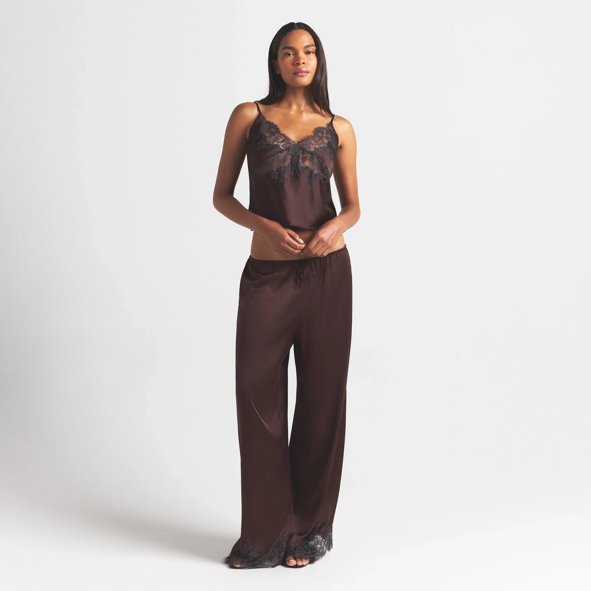 SKIMS SILK LACE CAMI | ESPRESSO CONTRAST - Sneaker Türkiye