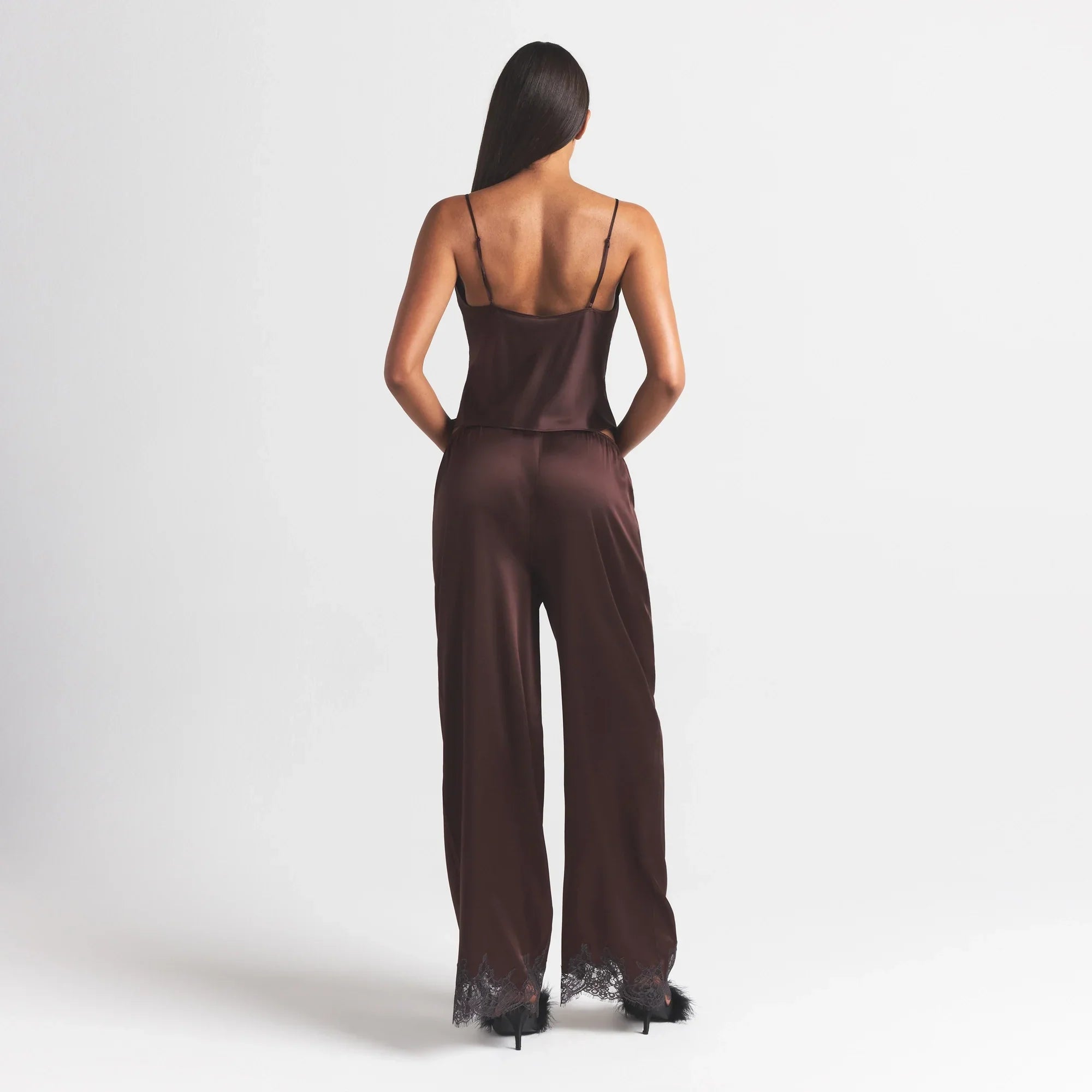 SKIMS SILK LACE CAMI | ESPRESSO CONTRAST - Sneaker Türkiye