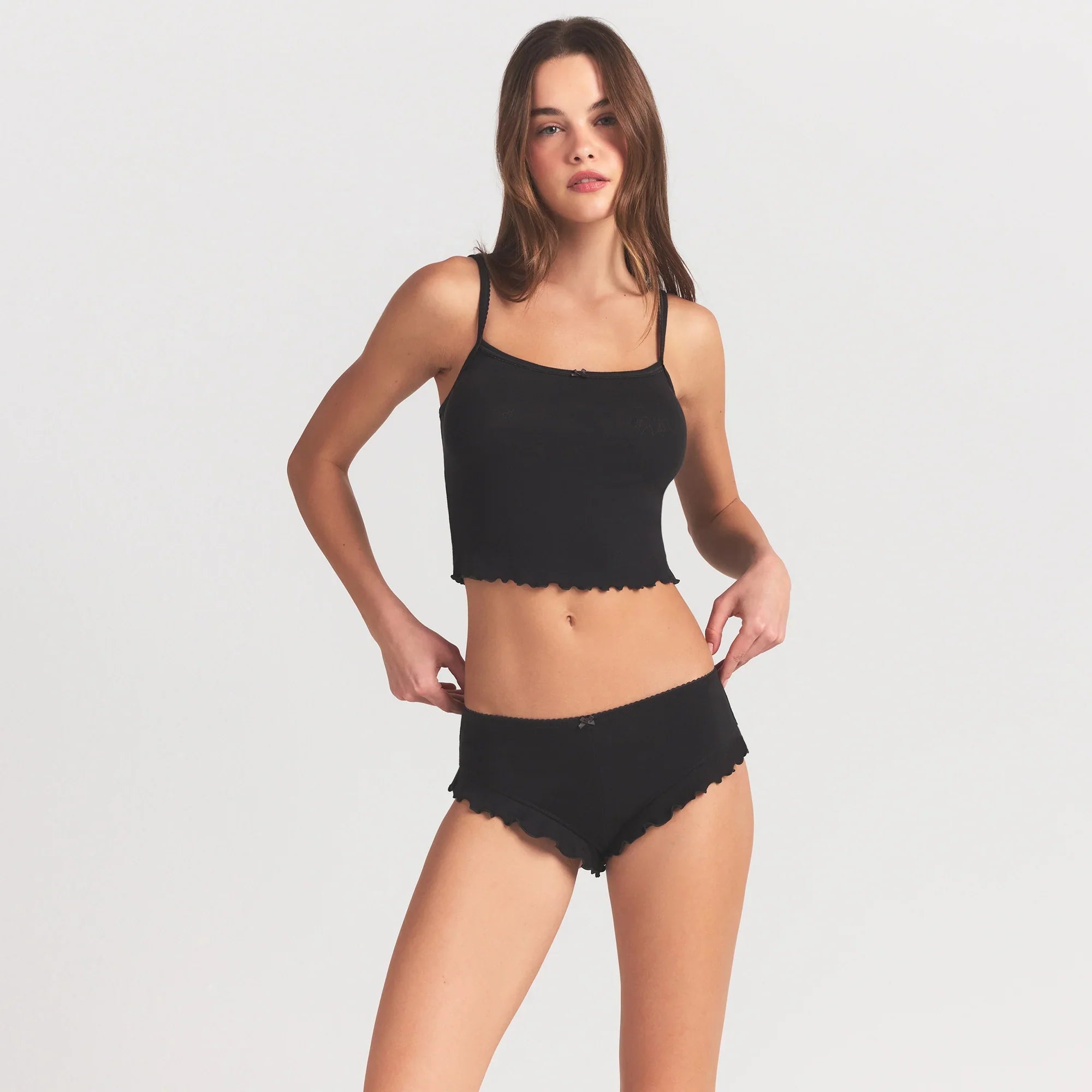SKIMS LOGO POINTELLE CAMI SLEEP SET | SOOT - Sneaker Türkiye