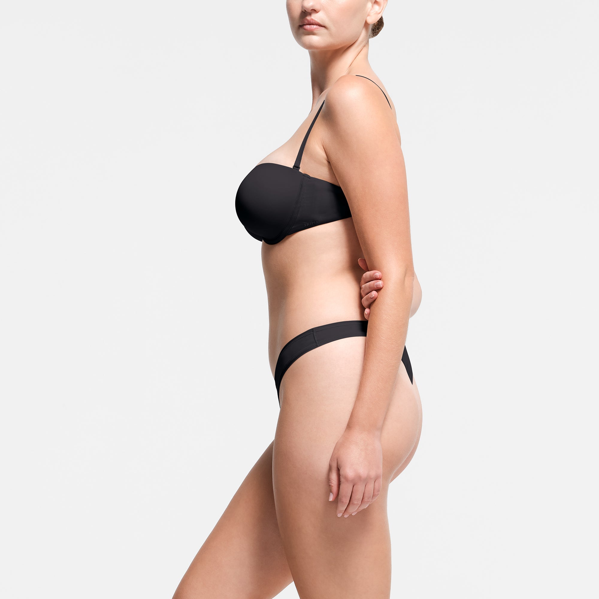 SKIMS MULTI-WAY BRA | ONYX - Sneaker Türkiye