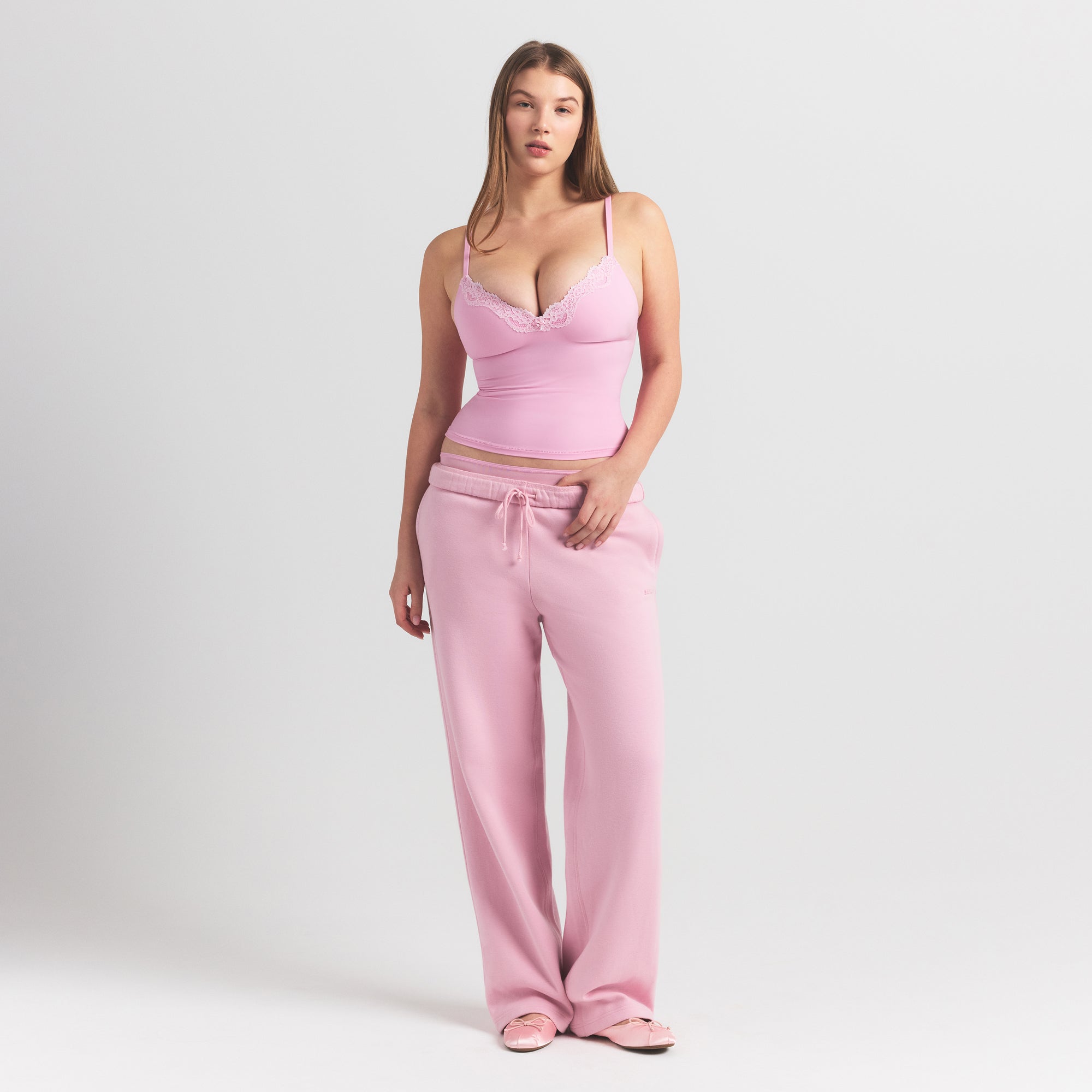 SKIMS FITS EVERYBODY LACE PUSH-UP CAMI | BUBBLE GUM TONAL - Sneaker Türkiye