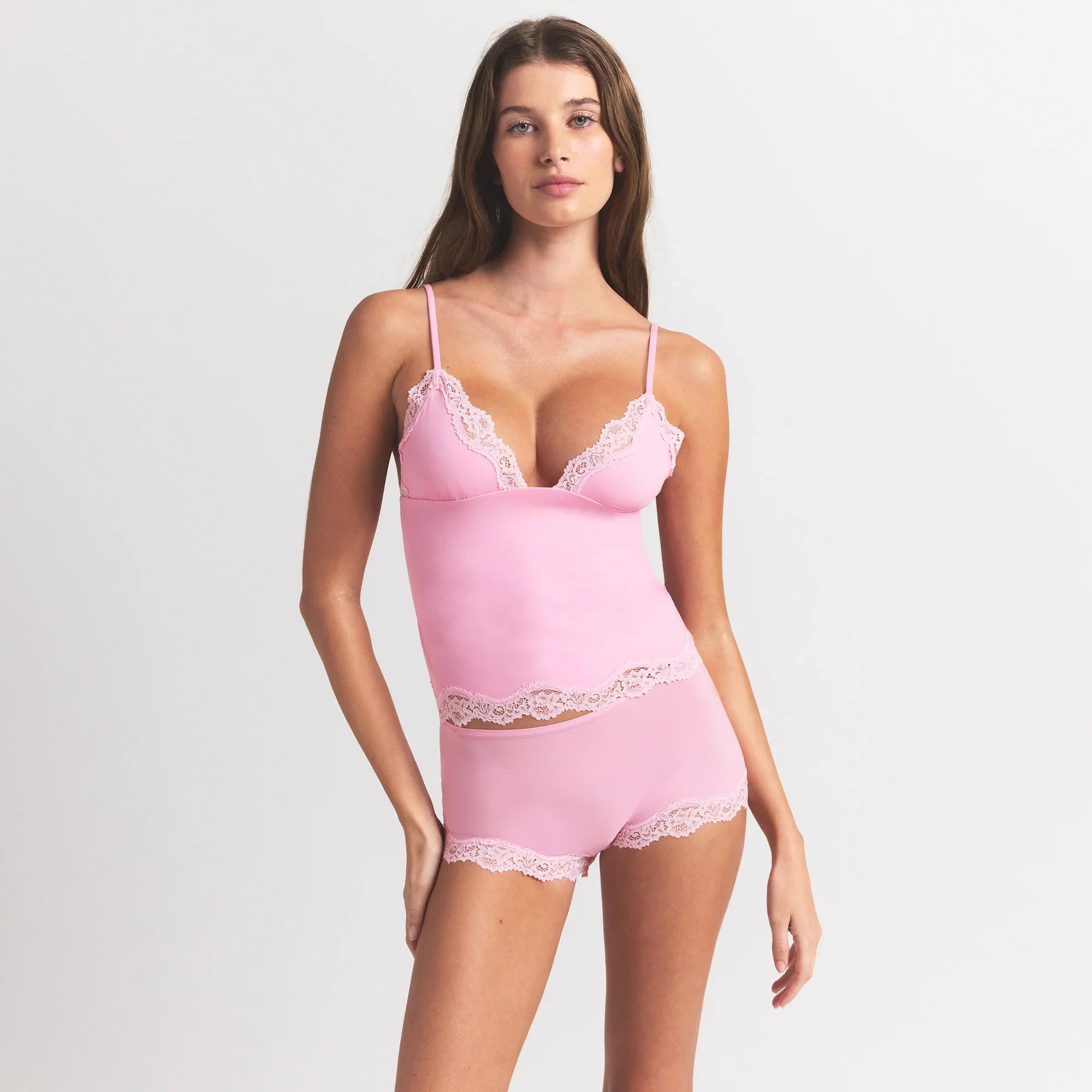 SKIMS FITS EVERYBODY LACE TRIANGLE CAMI | BUBBLE GUM TONAL - Sneaker Türkiye