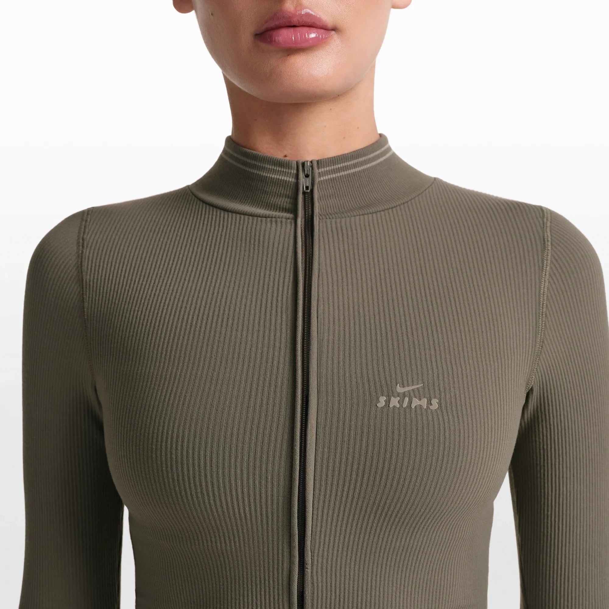 NikeSKIMS RIBBED SEAMLESS ZIP UP CROP JACKET | DUSTY OAKMOSS - Sneaker Türkiye