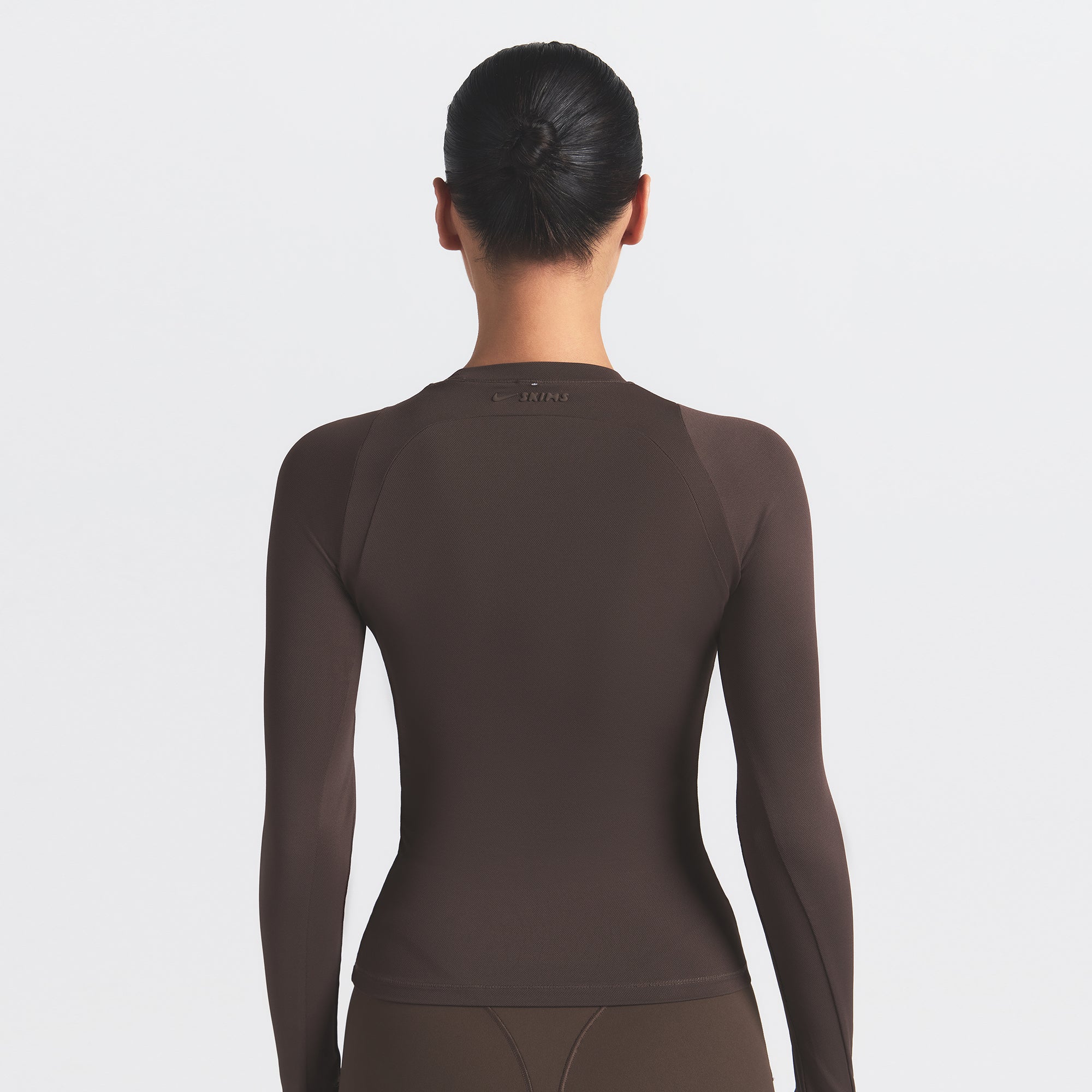 NikeSKIMS AIRY LONG SLEEVE CREW NECK TOP | DARK SEPIA - Sneaker Türkiye
