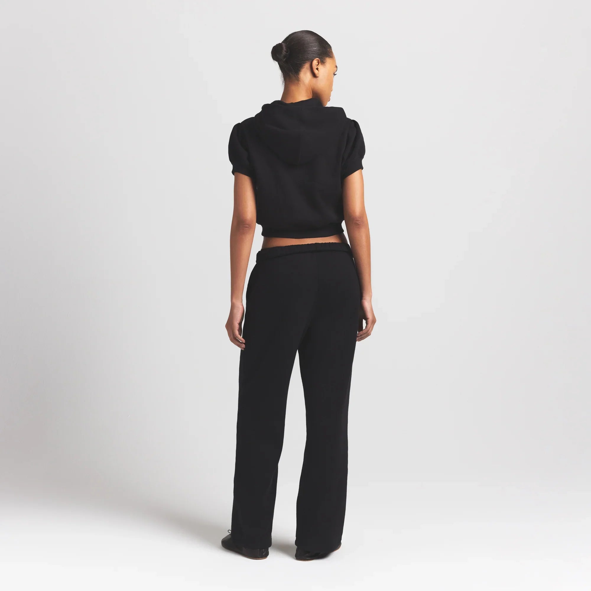 SKIMS COTTON FLEECE BUBBLE SLEEVE CROPPED ZIP UP | ONYX - Sneaker Türkiye