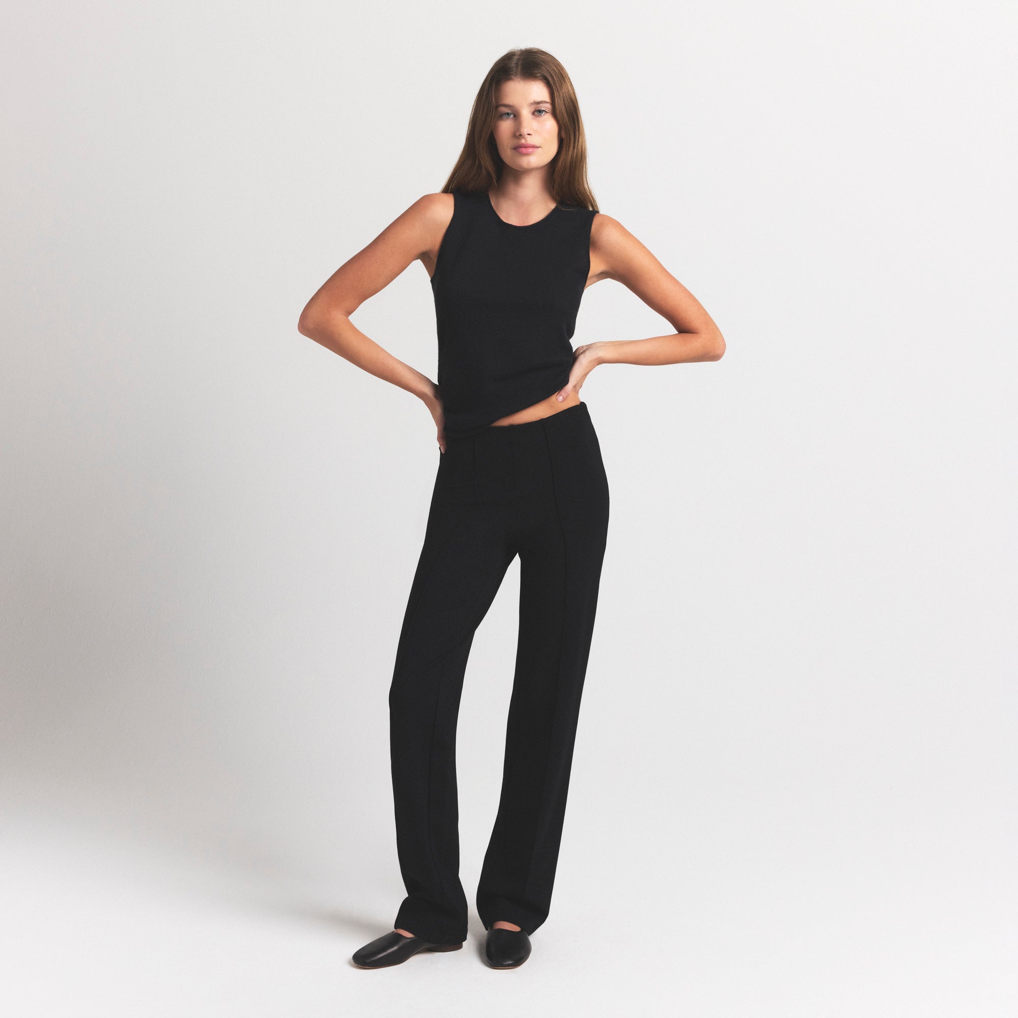 SKIMS FEATHERWEIGHT CASHMERE SLEEVELESS TOP | ONYX - Sneaker Türkiye