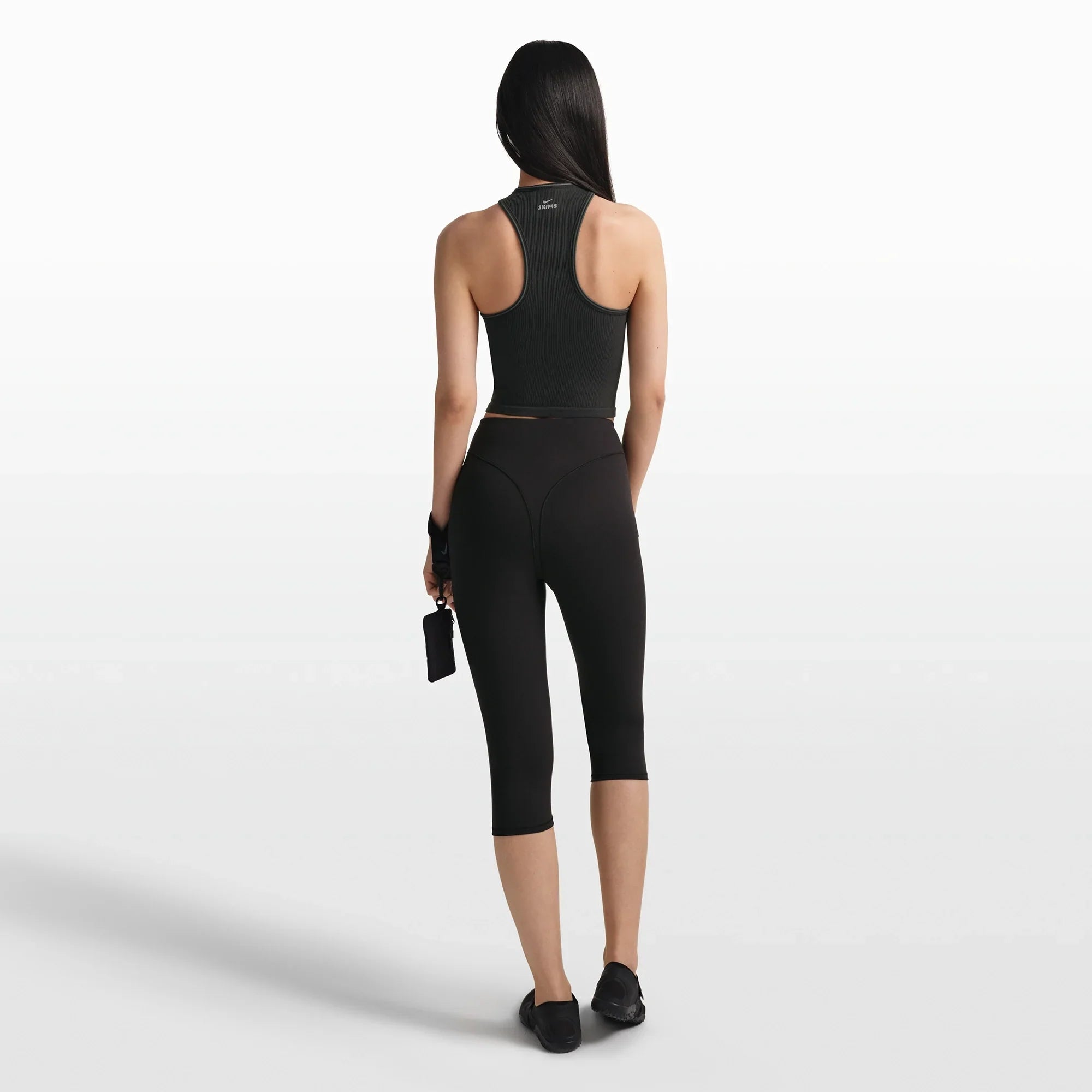 NikeSKIMS RIBBED SEAMLESS RACER FRONT TANK | OBSIDIAN - Sneaker Türkiye