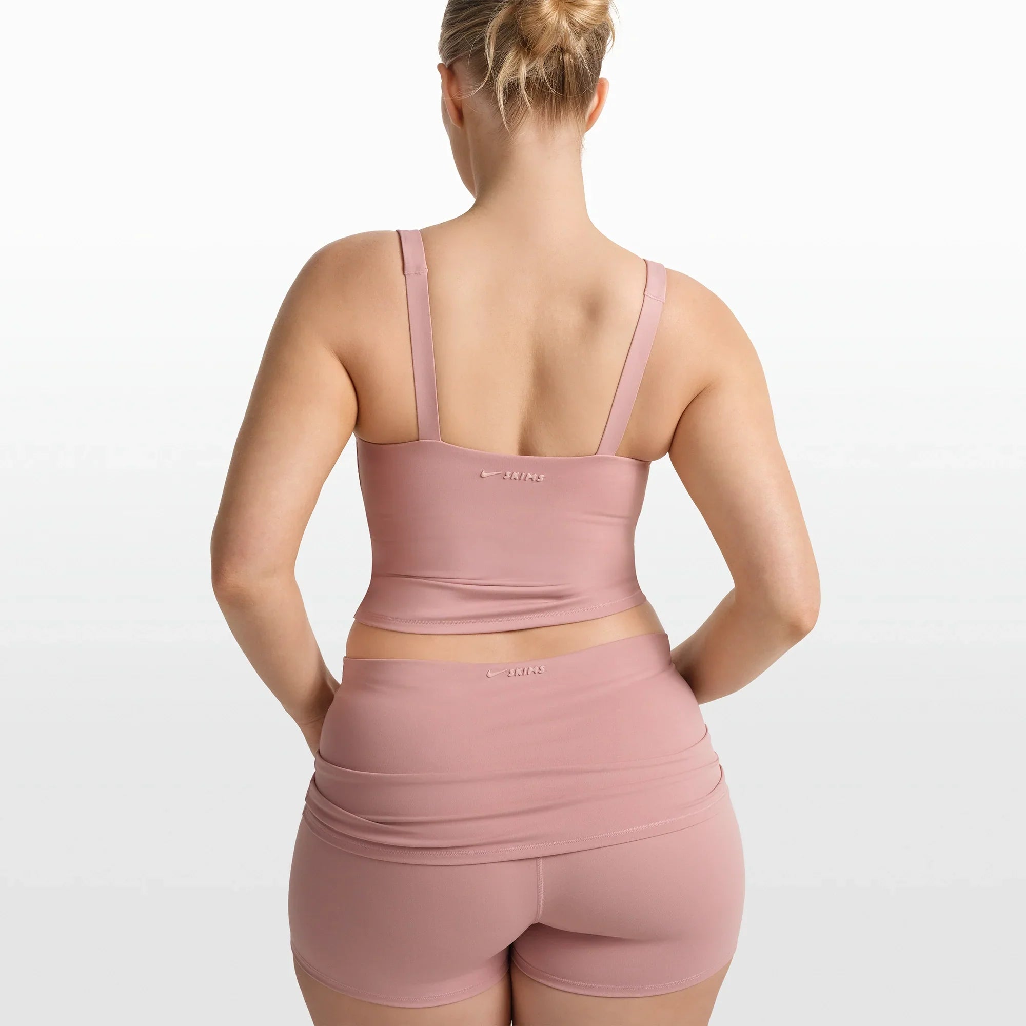 NikeSKIMS MATTE SQUARE NECK TANK | HIMALAYAN - Sneaker Türkiye
