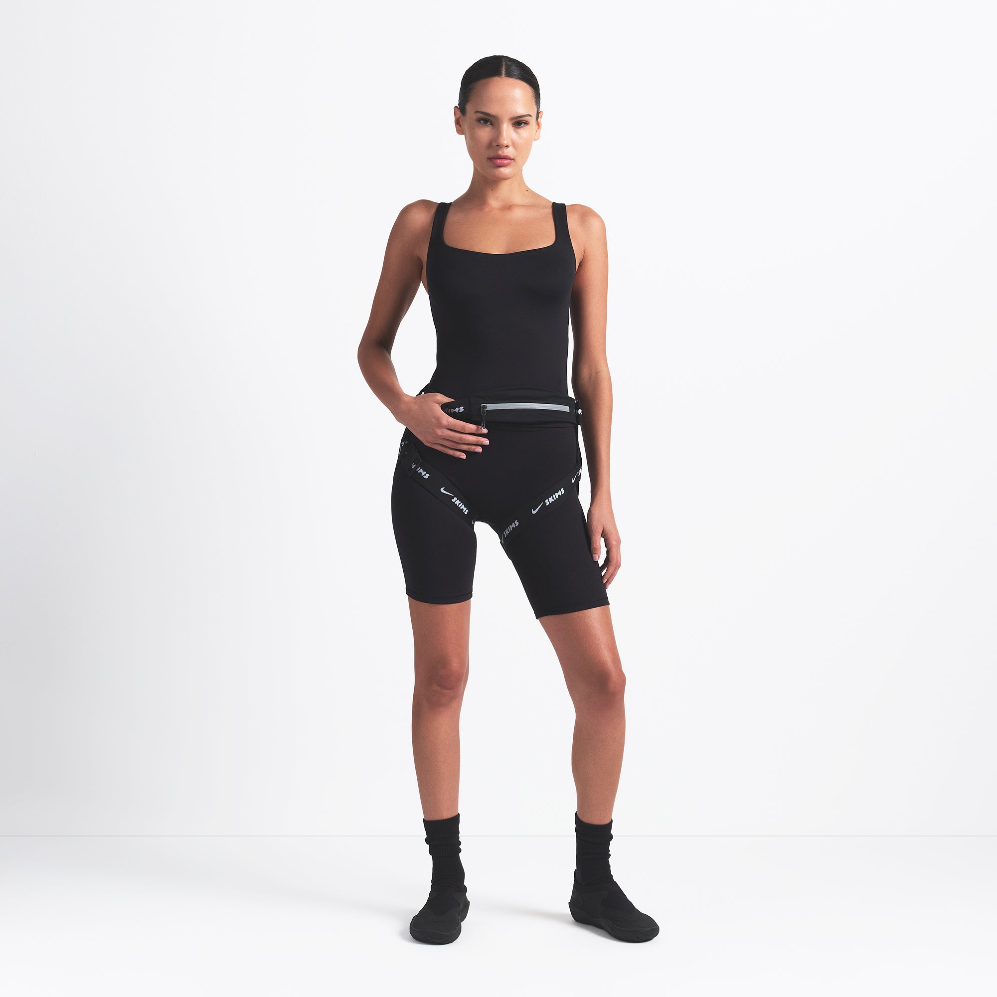 NikeSKIMS MATTE SQUARE NECK TANK | OBSIDIAN - Sneaker Türkiye