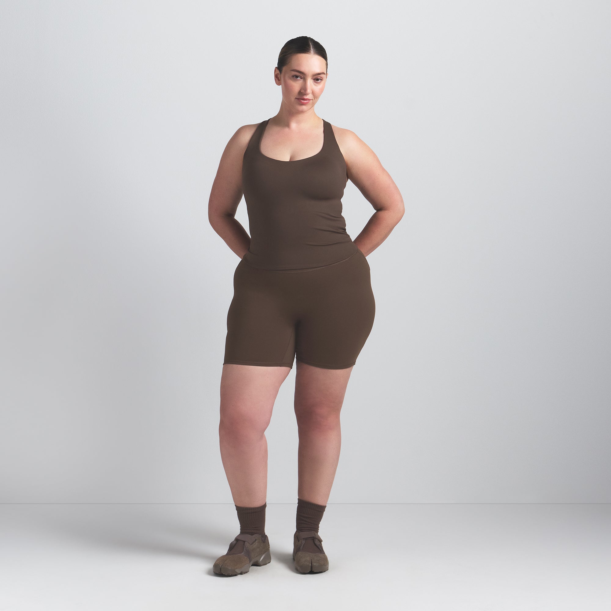 NikeSKIMS MATTE RACER BACK TANK | DARK SEPIA - Sneaker Türkiye
