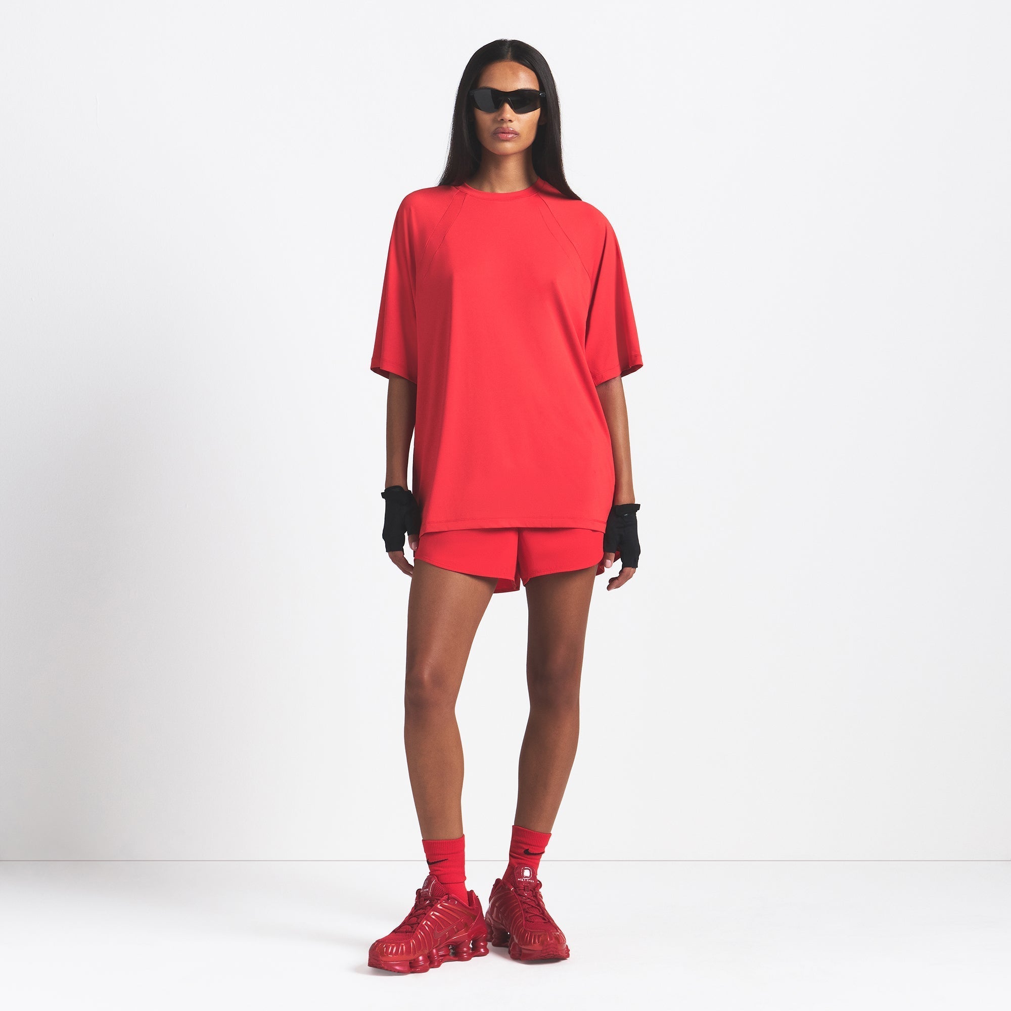 NikeSKIMS AIRY OVERBedenD TEE | RUBY - Sneaker Türkiye