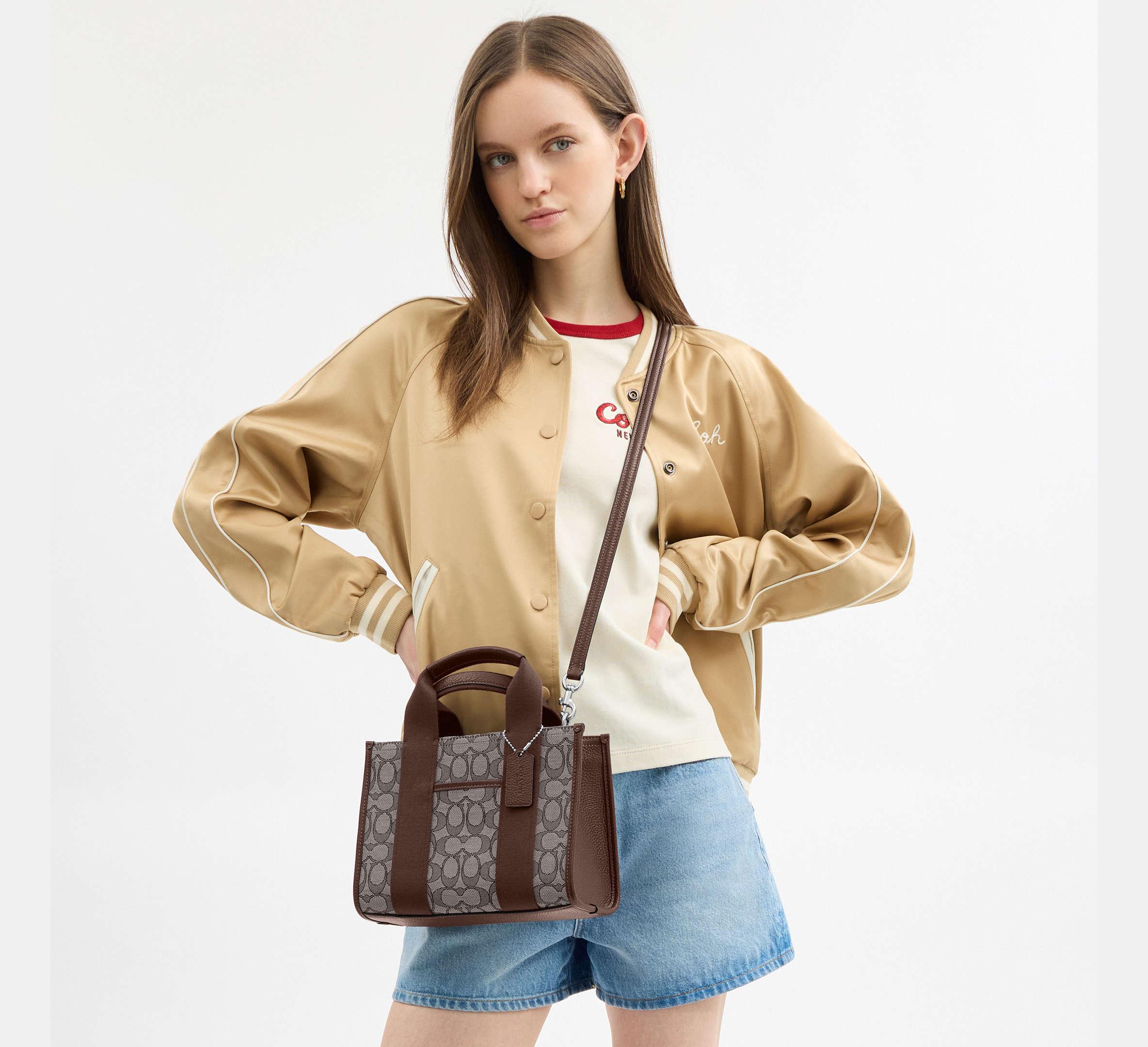 Coach Smith Tote Bag 24 In Signature Jacquard – Silver/Oak/Maple - Sneaker Türkiye