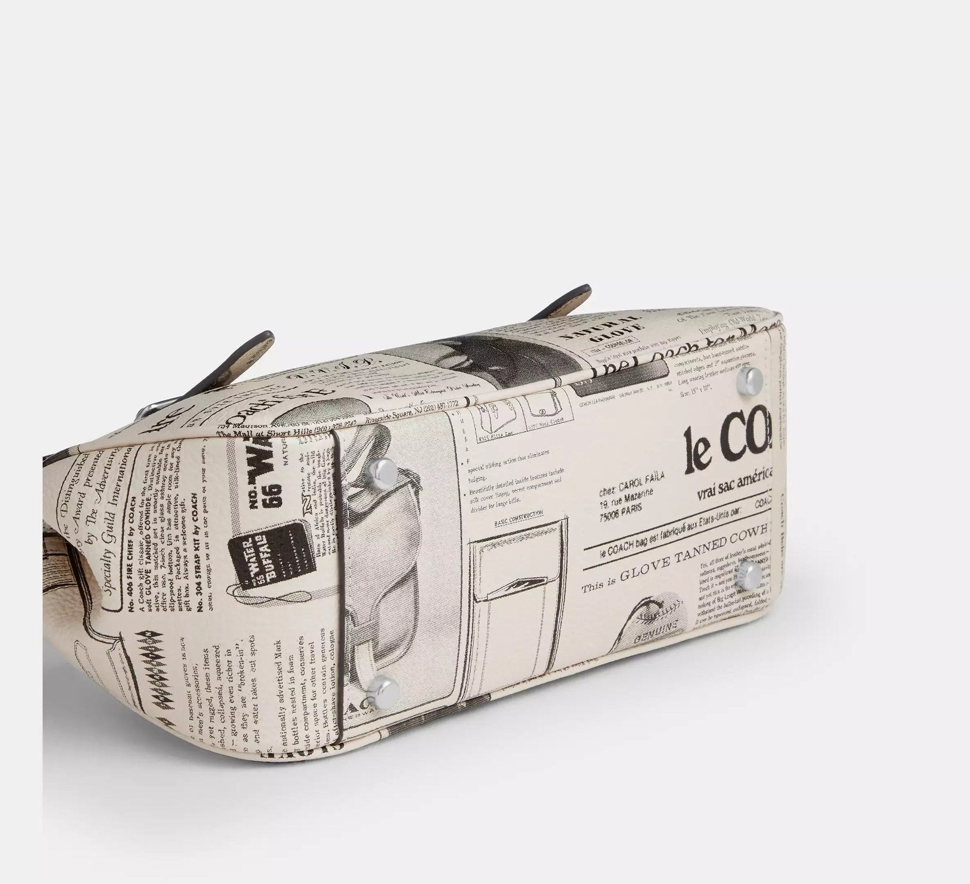 Coach Asher Shoulder Bag With Newspaper Print – Silver/Chalk Multi - Sneaker Türkiye