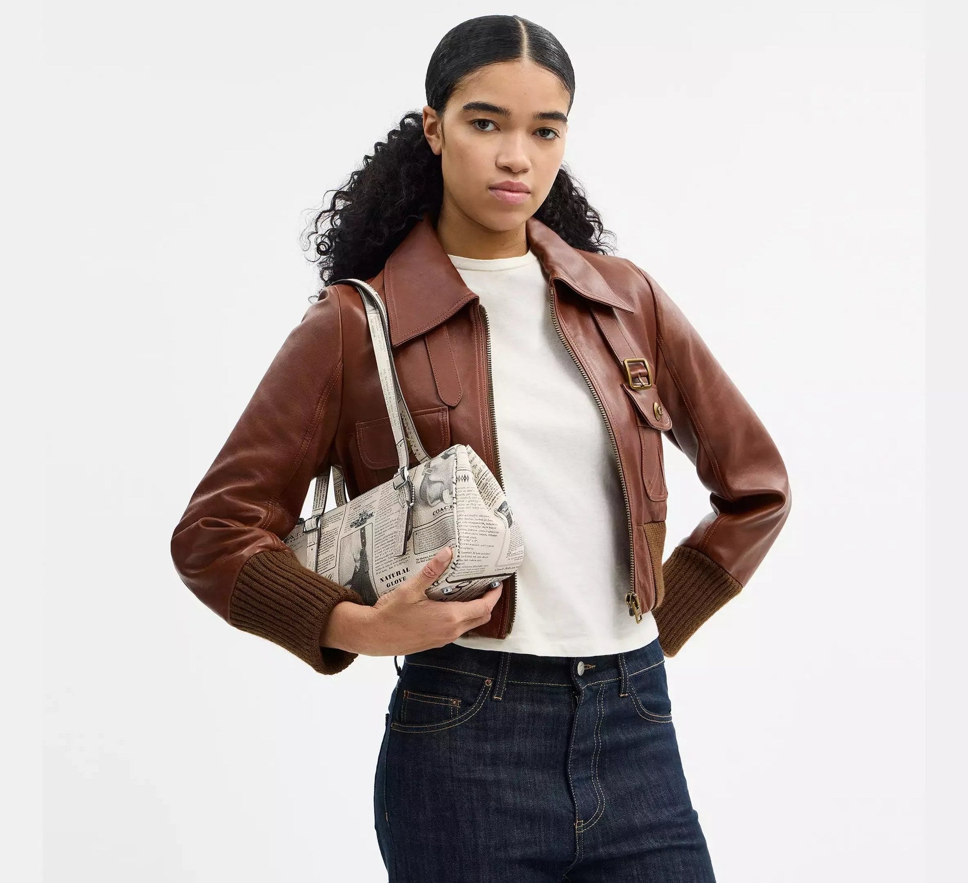 Coach Asher Shoulder Bag With Newspaper Print – Silver/Chalk Multi - Sneaker Türkiye