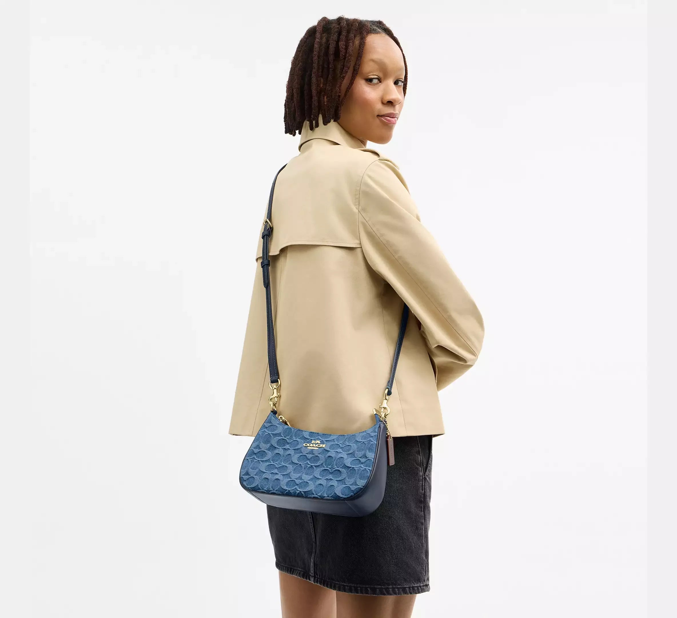 Coach Teri Shoulder Bag In Signature Denim – Gold/Indigo - Sneaker Türkiye