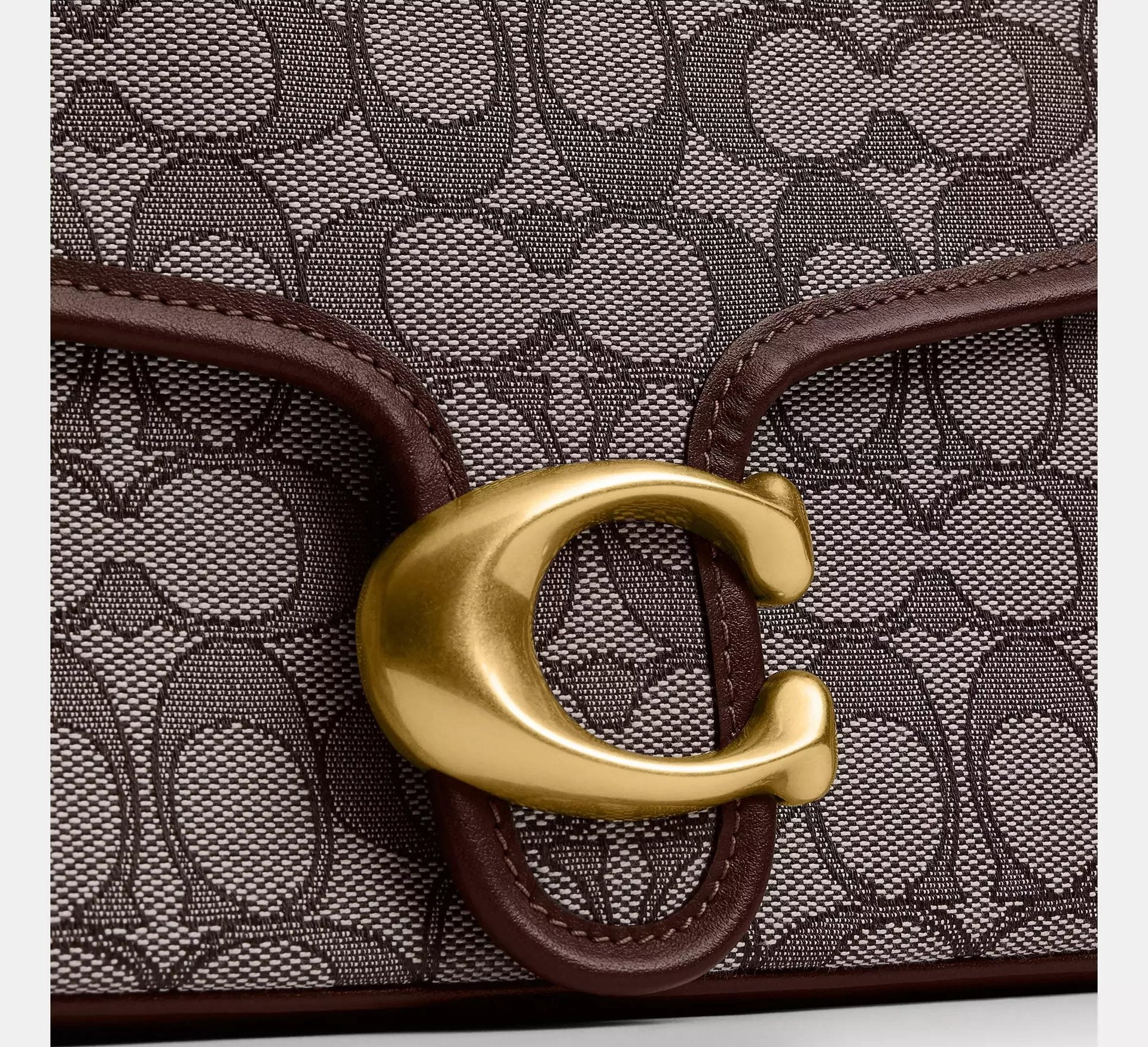 Coach Soft Tabby Shoulder Bag In Signature Jacquard – Brass/Oak Maple - Sneaker Türkiye
