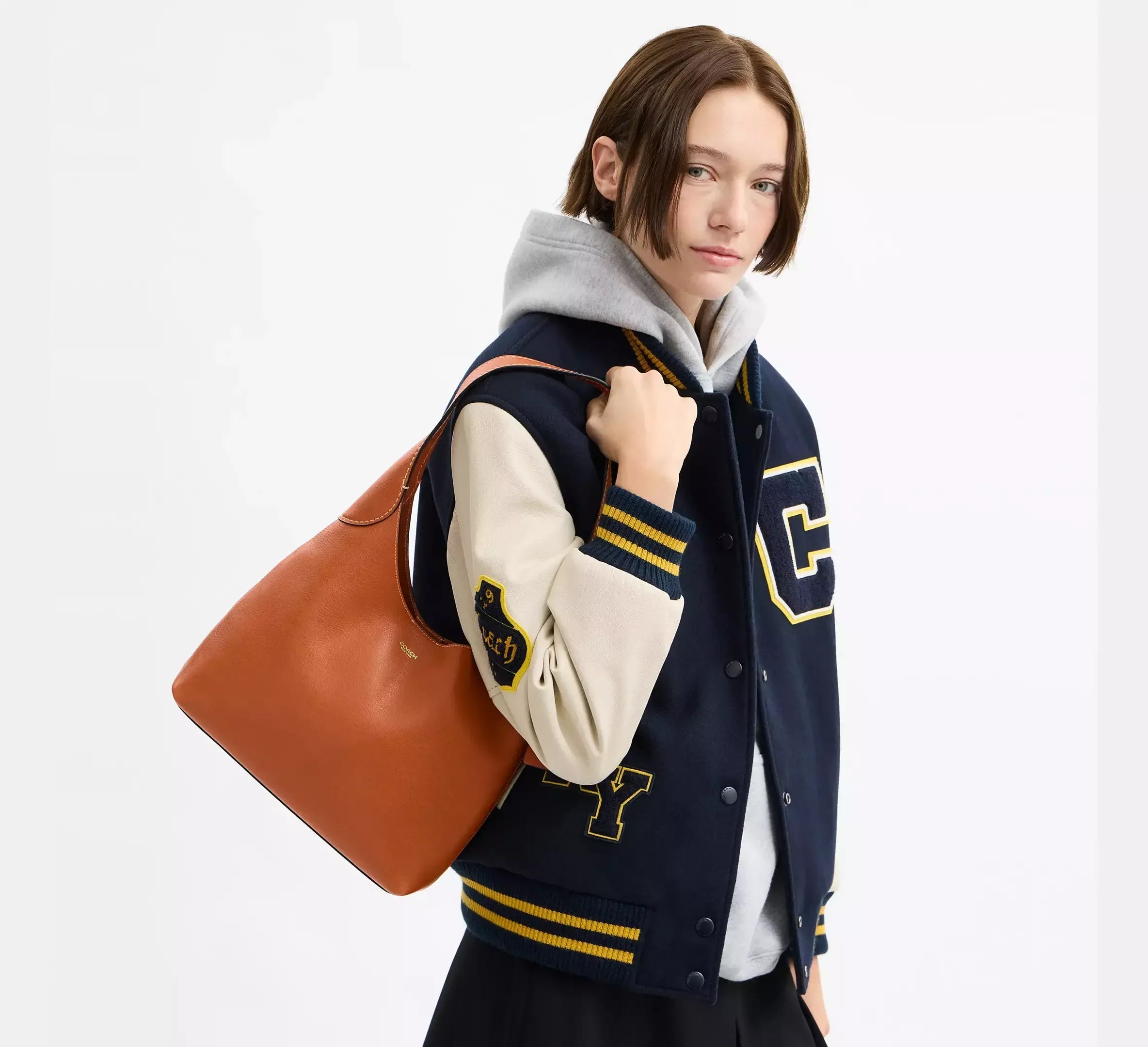 Coach Brooklyn Shoulder Bag 28 – Brass/Toffee - Sneaker Türkiye
