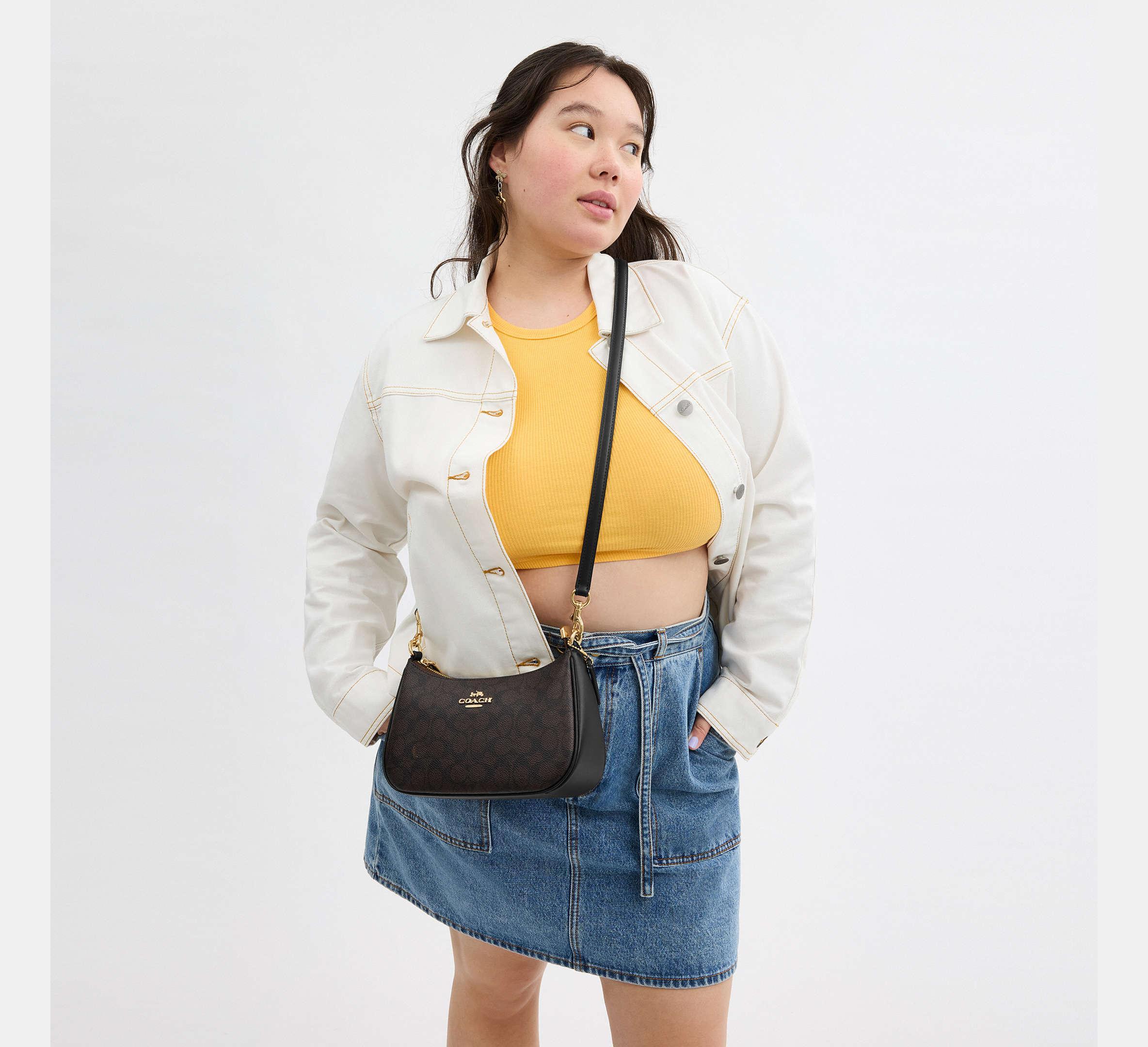 Coach Teri Shoulder Bag In Signature – Gold/Walnut/Black - Sneaker Türkiye
