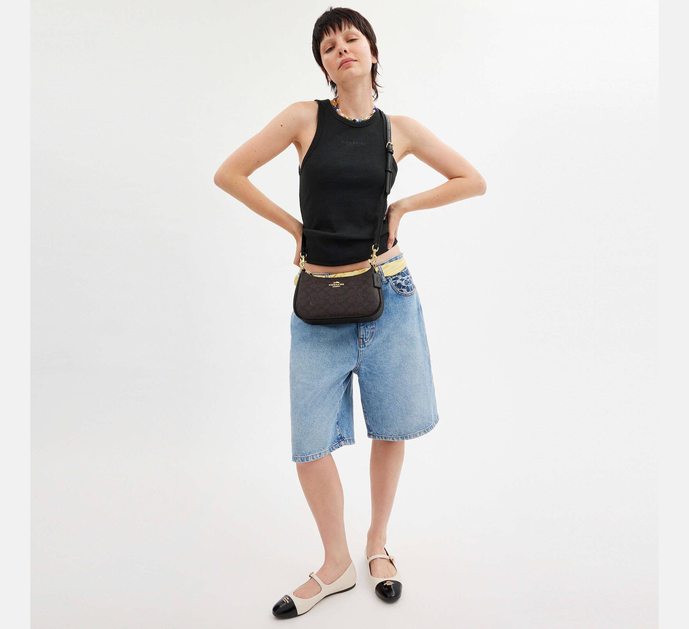 Coach Teri Shoulder Bag In Signature – Gold/Walnut/Black - Sneaker Türkiye
