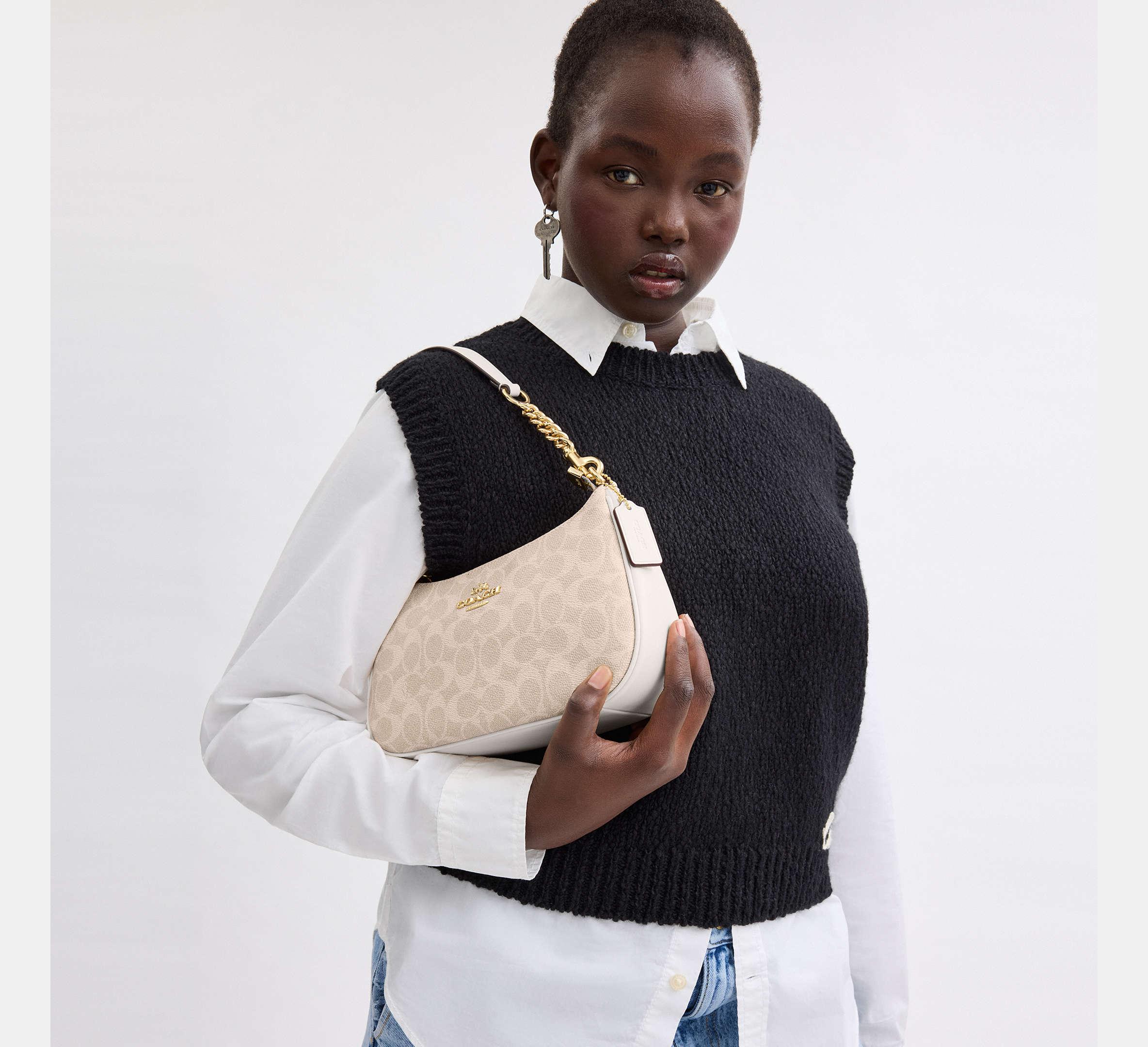 Coach Teri Shoulder Bag In Signature Gold/Sand/Chalk - Sneaker Türkiye