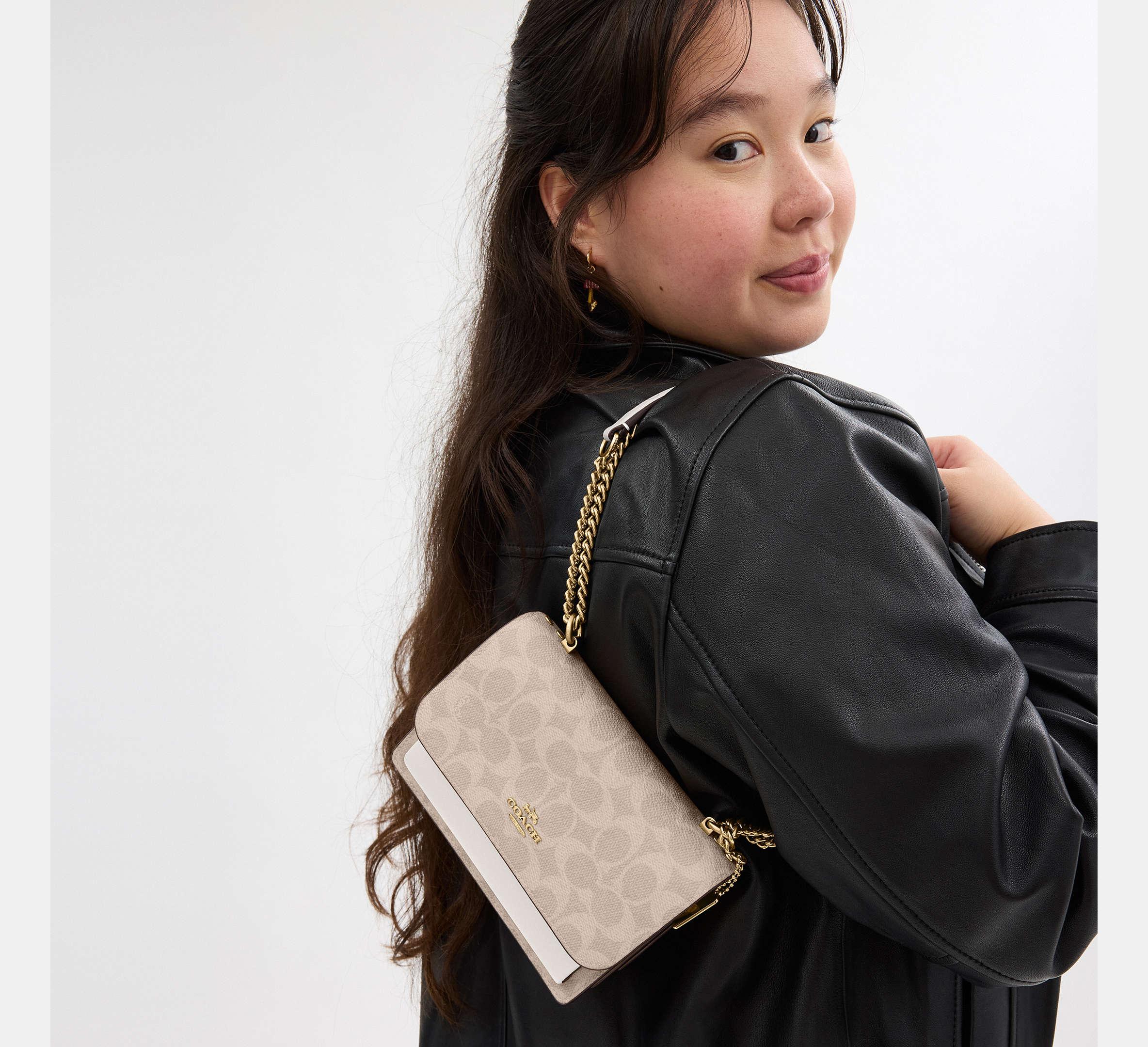 Coach Mini Klare Crossbody Bag In Signature – Gold/Sand/Chalk - Sneaker Türkiye