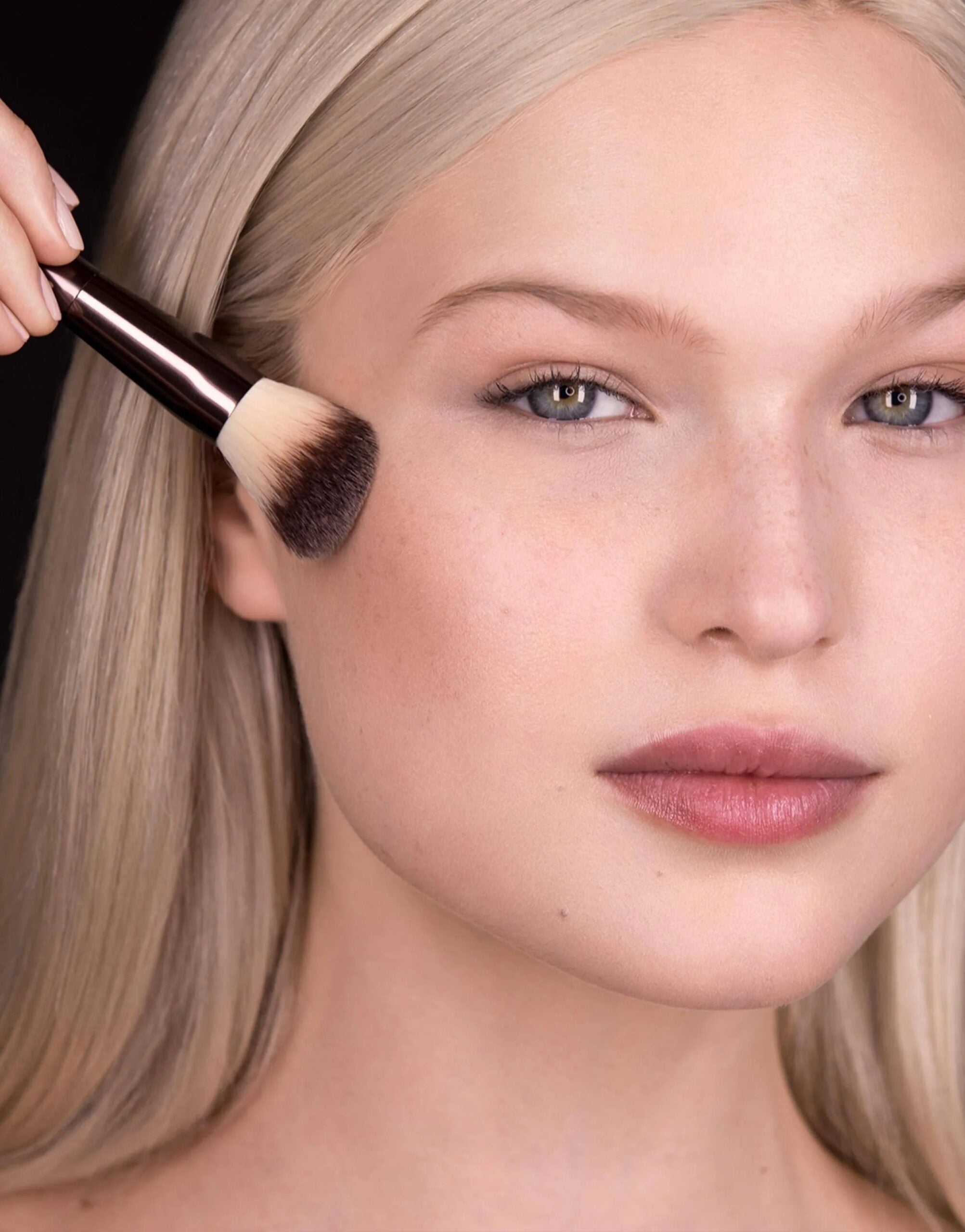 Hourglass Ambient™ Lighting Edit Brush – Çok Yönlü Fırça - Sneaker Türkiye