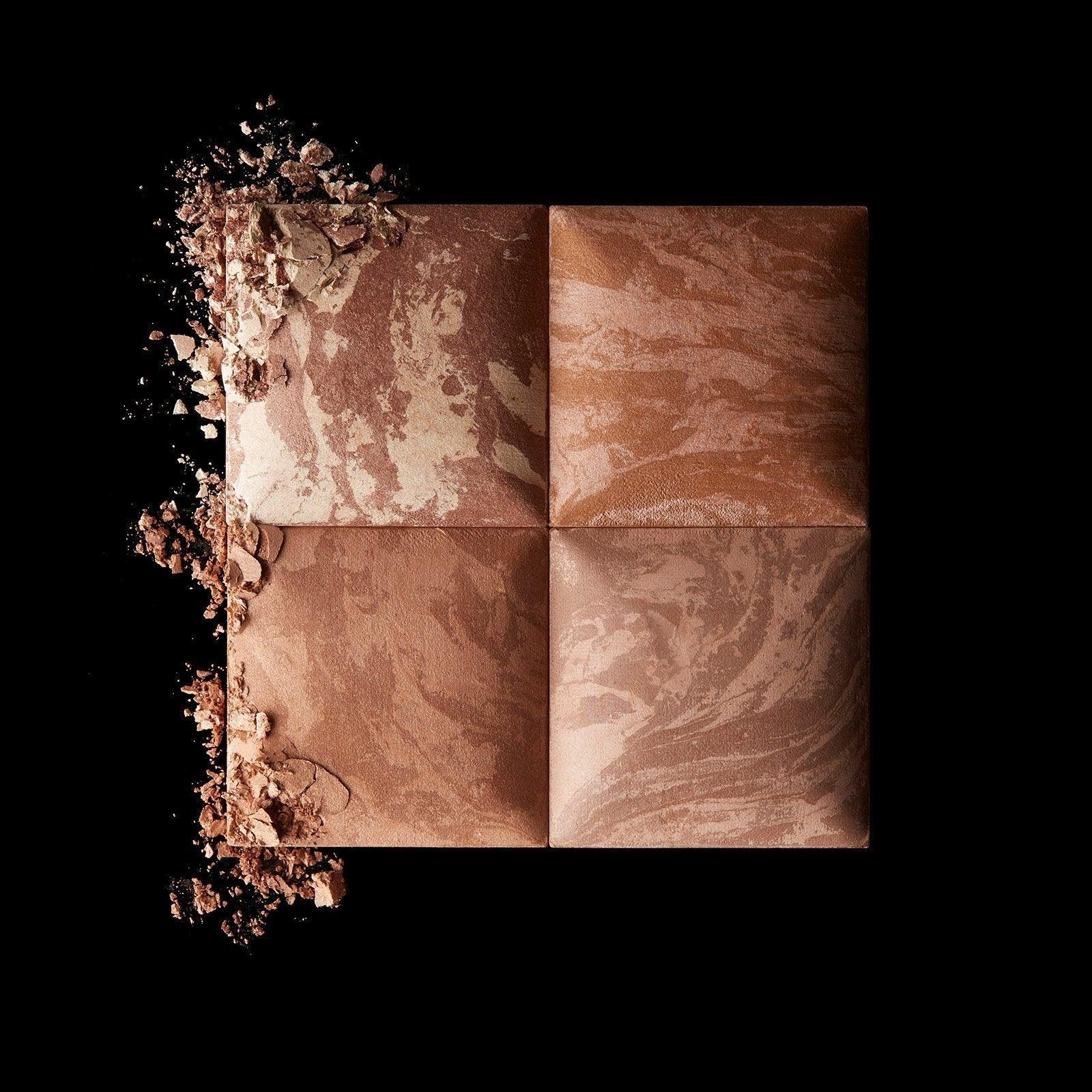 Hourglass Ambient™ Lighting Bronzer – Bronzlaştırıcı - Sneaker Türkiye