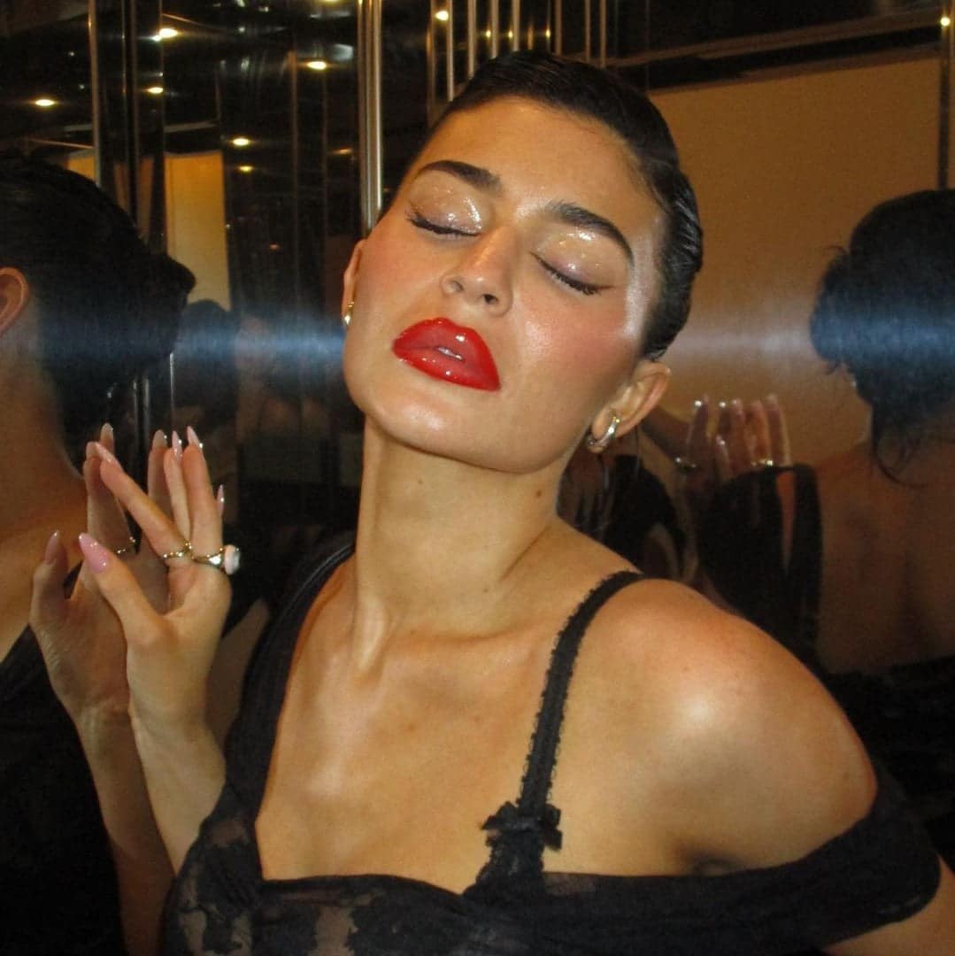 Kylie Boss Matte Lip Kit And Match My Energy Gloss Drip - Sneaker Türkiye