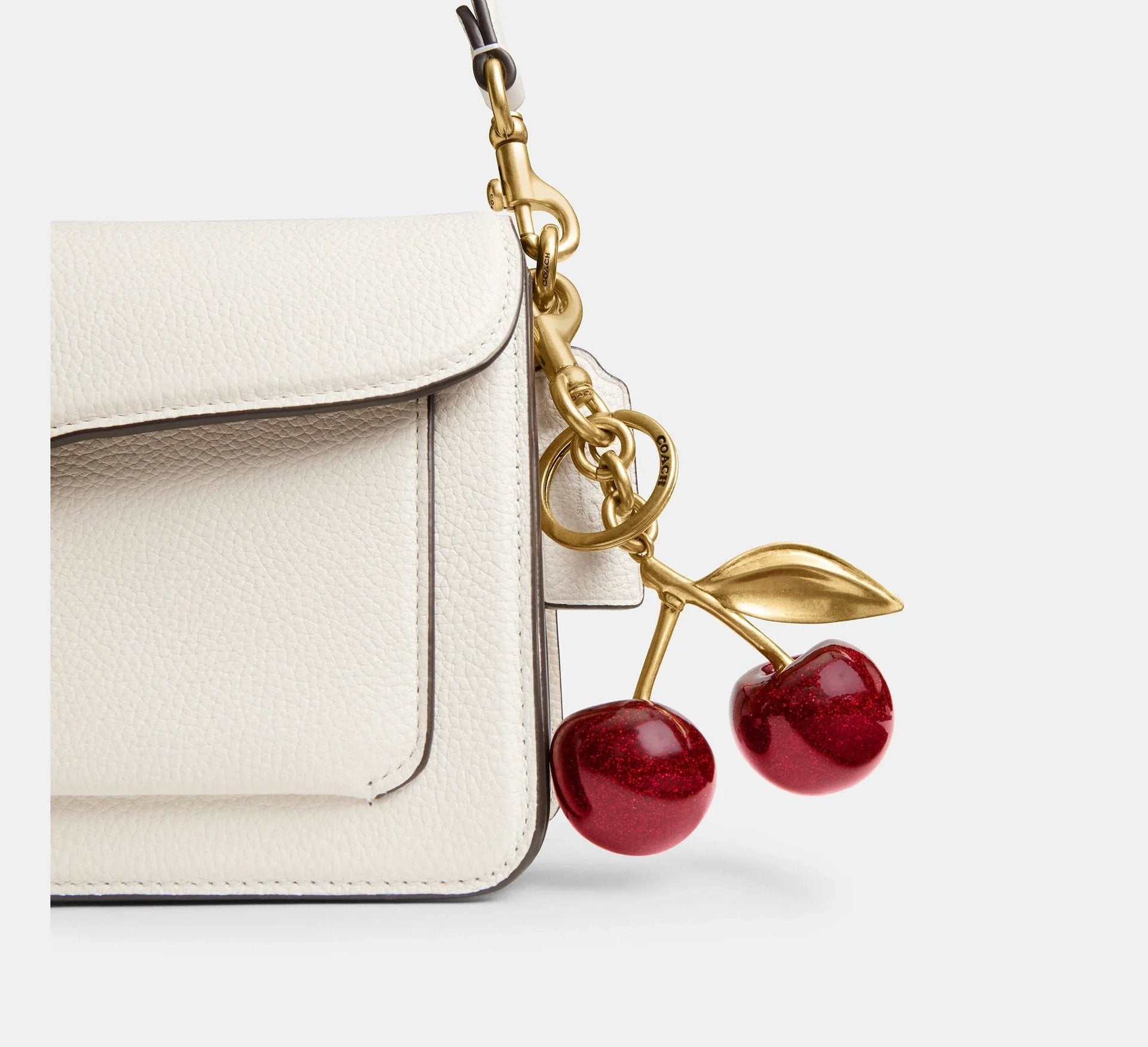 Coach Cherry Bag Charm – Brass/Red Apple - Sneaker Türkiye