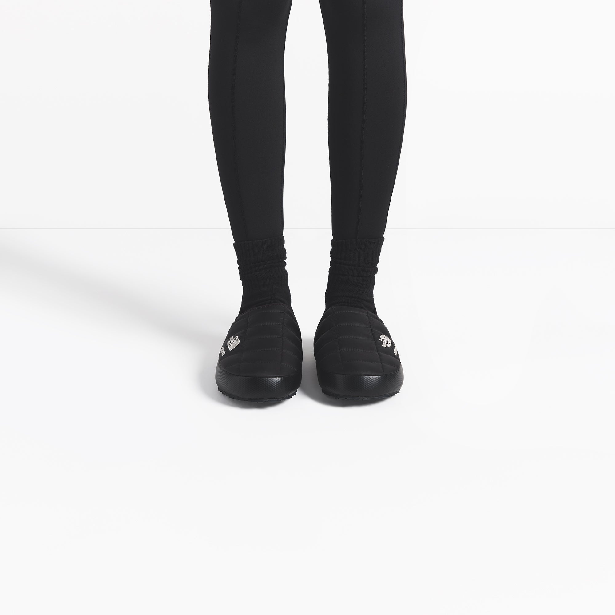 THE NORTH FACE X SKIMS THERMOBALL TRACTION MULE V | ONYX - Sneaker Türkiye