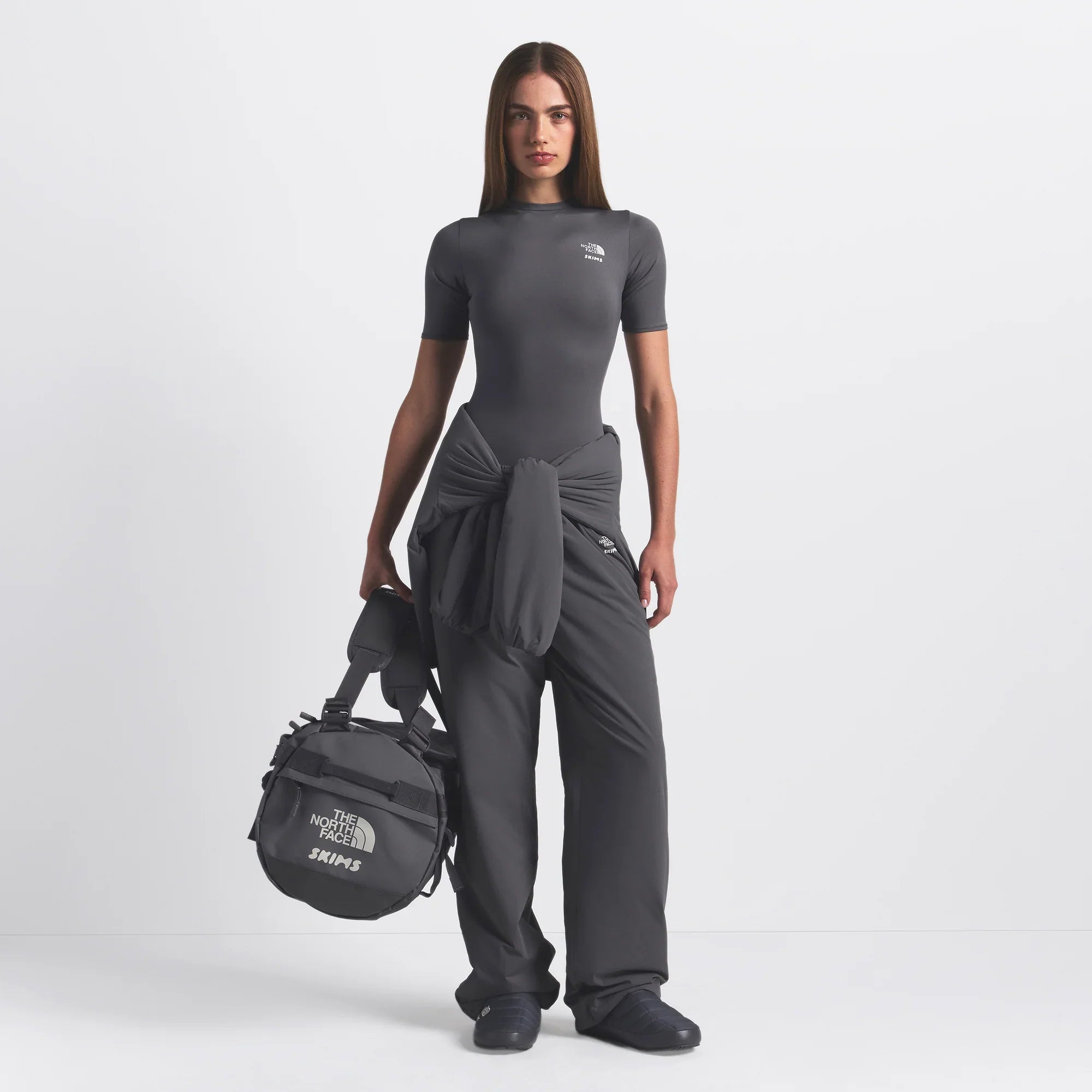 THE NORTH FACE X SKIMS SMALL BASE CAMP DUFFLE BAG | GUNMETAL - Sneaker Türkiye