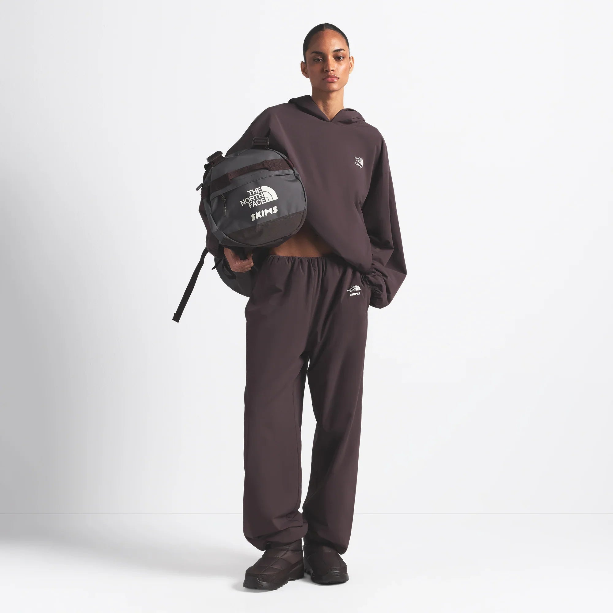 THE NORTH FACE X SKIMS SMALL BASE CAMP DUFFLE BAG | PHOENIX - Sneaker Türkiye