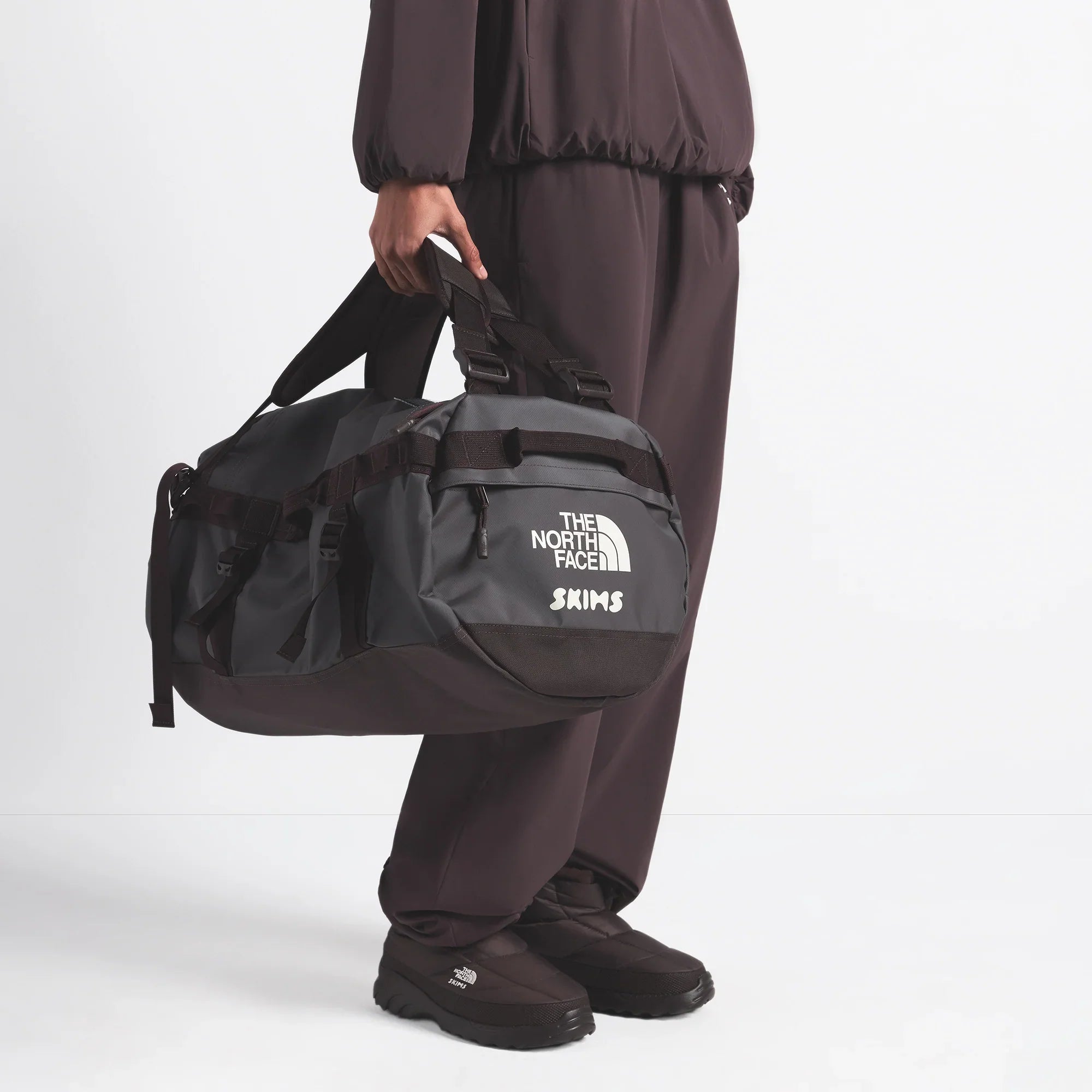 THE NORTH FACE X SKIMS SMALL BASE CAMP DUFFLE BAG | PHOENIX - Sneaker Türkiye