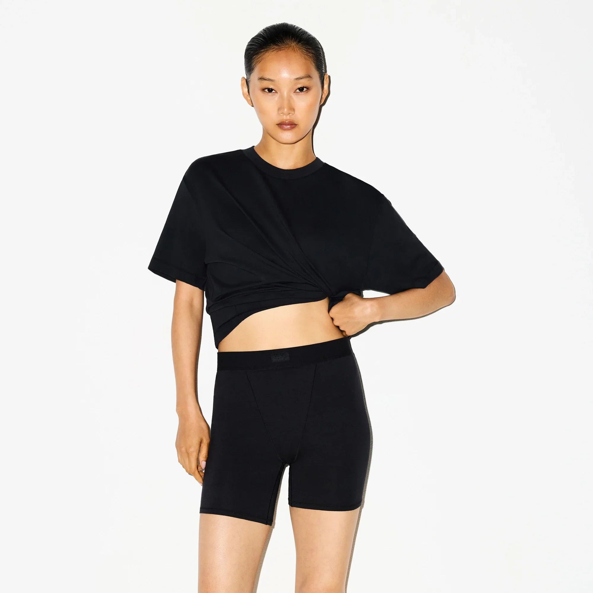 SKIMS BOYFRIEND BOXER | ONYX - Sneaker Türkiye